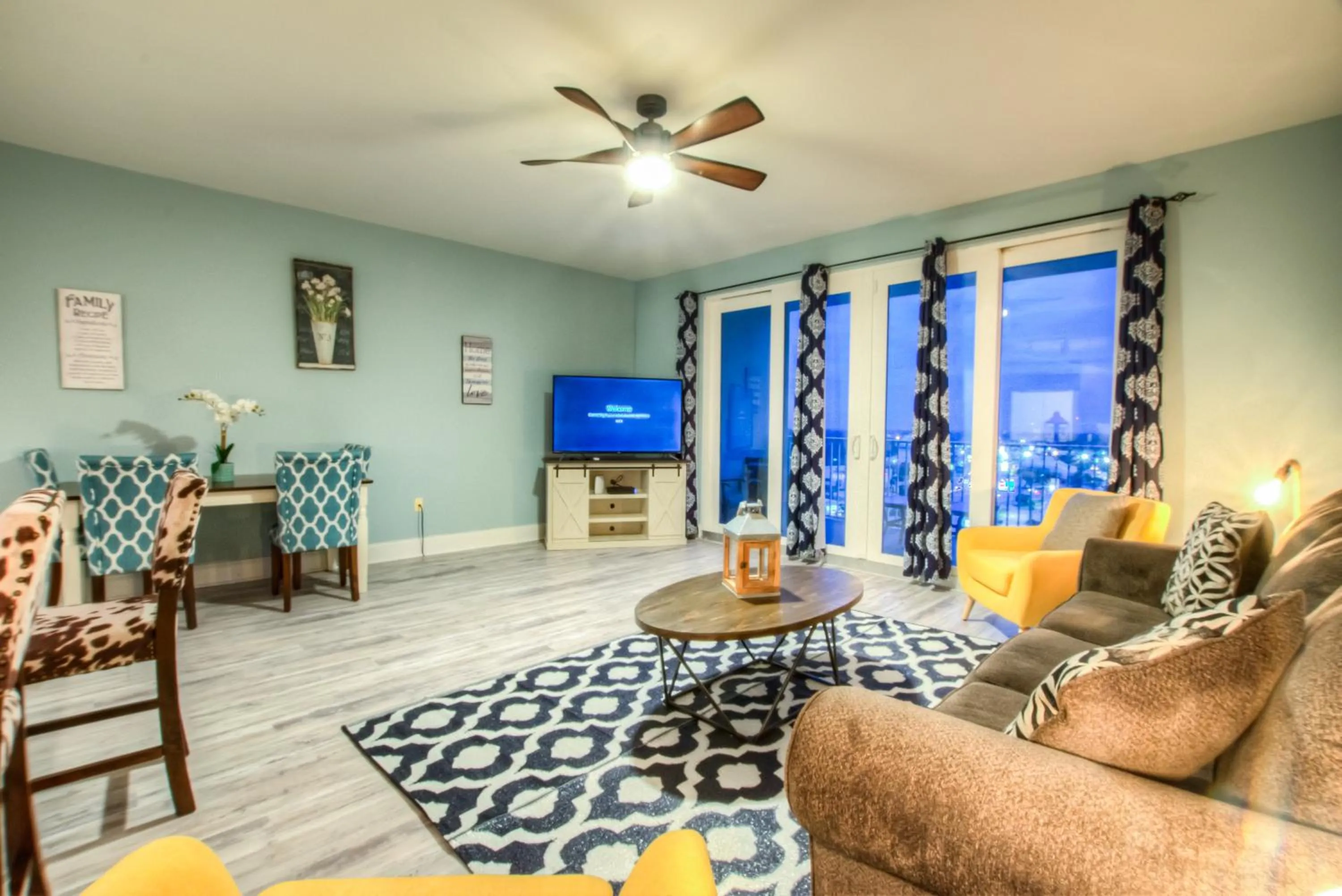 Laketown Wharf 1135 By Aneliya