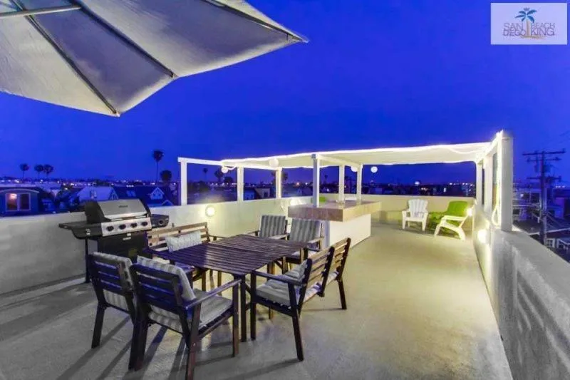 Property building in 200-Surf Stars Penthouse