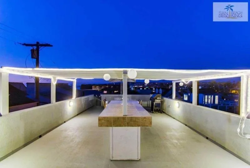 Property building in 200-Surf Stars Penthouse