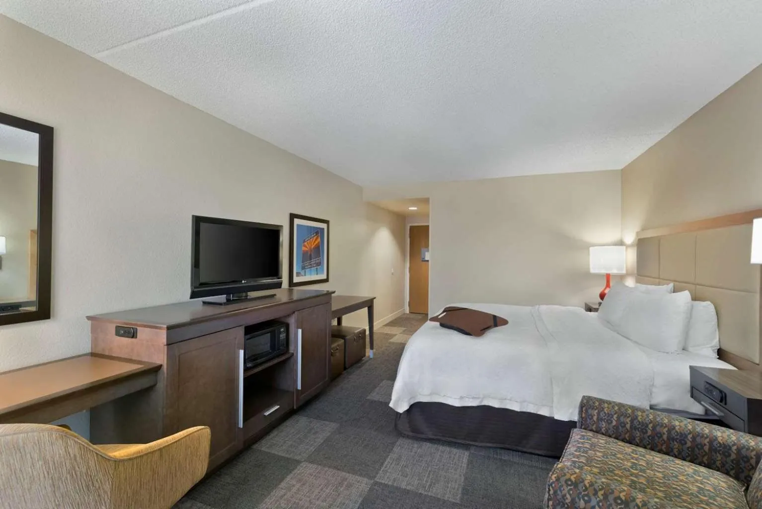 Bed in Hampton Inn & Suites Phoenix/Scottsdale