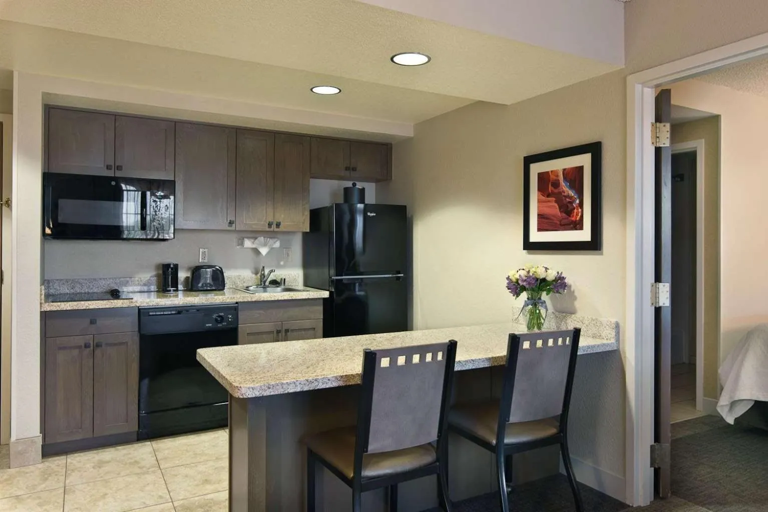 Kitchen or kitchenette in Hampton Inn & Suites Phoenix/Scottsdale