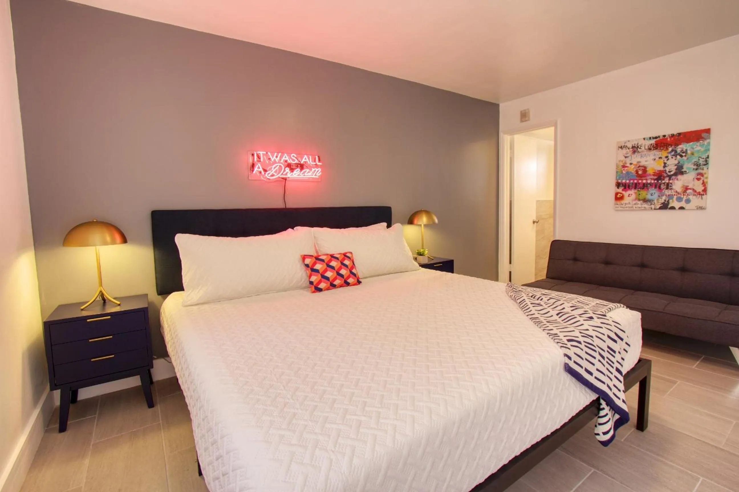 Bed in 23 Palms Suites - Midtown Wynwood