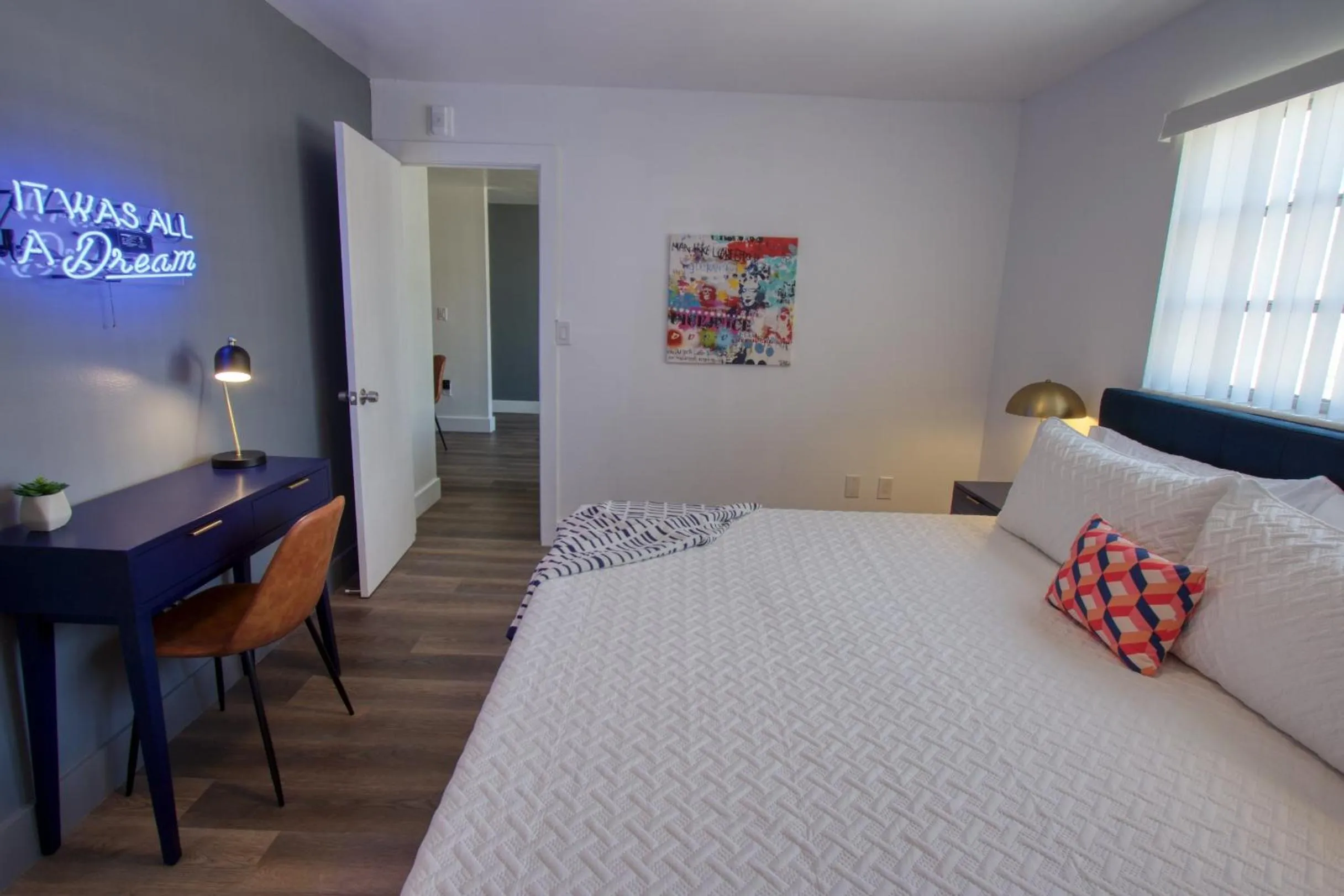 Bed in 23 Palms Suites - Midtown Wynwood