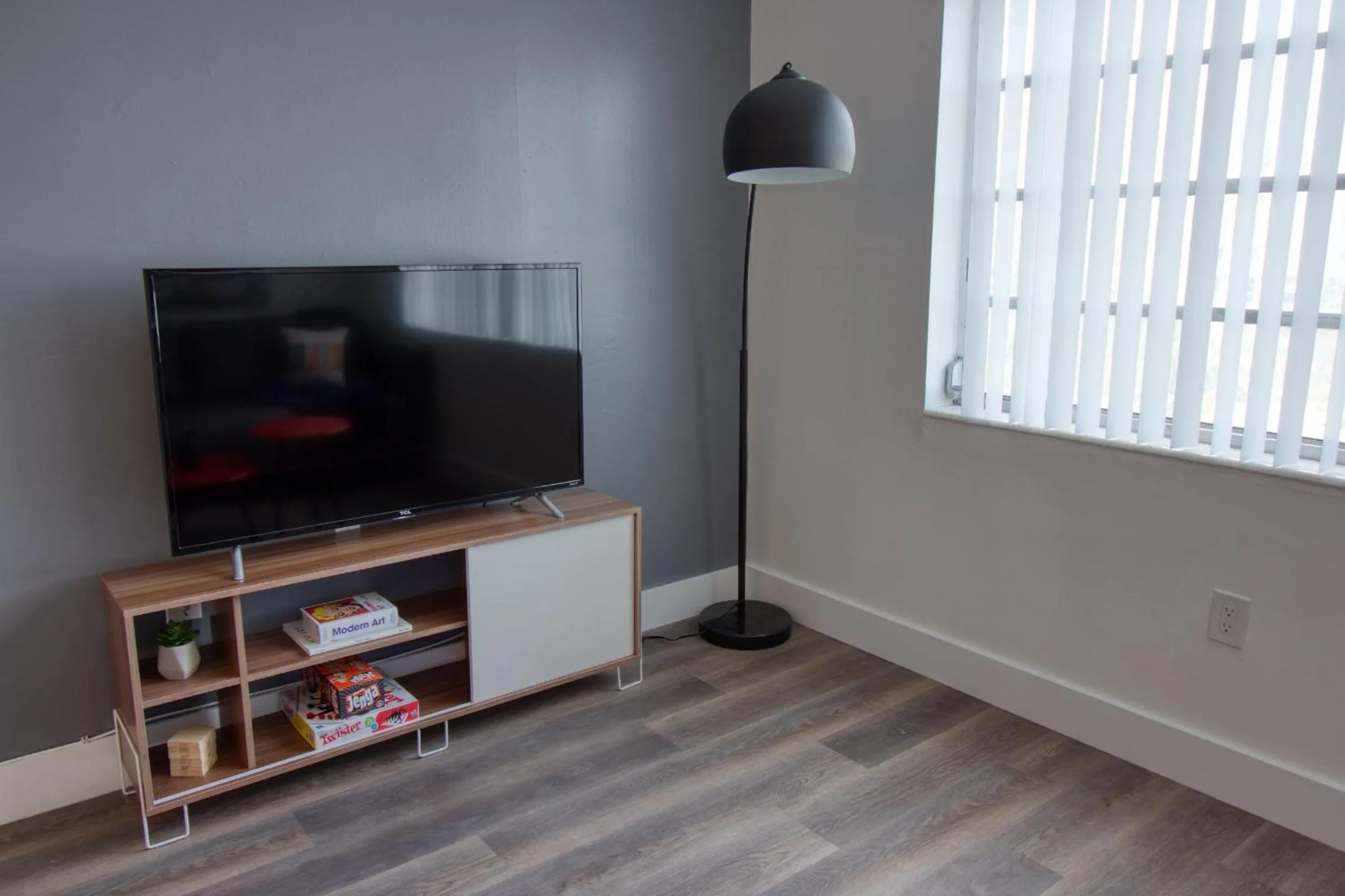 TV and multimedia in 23 Palms Suites - Midtown Wynwood