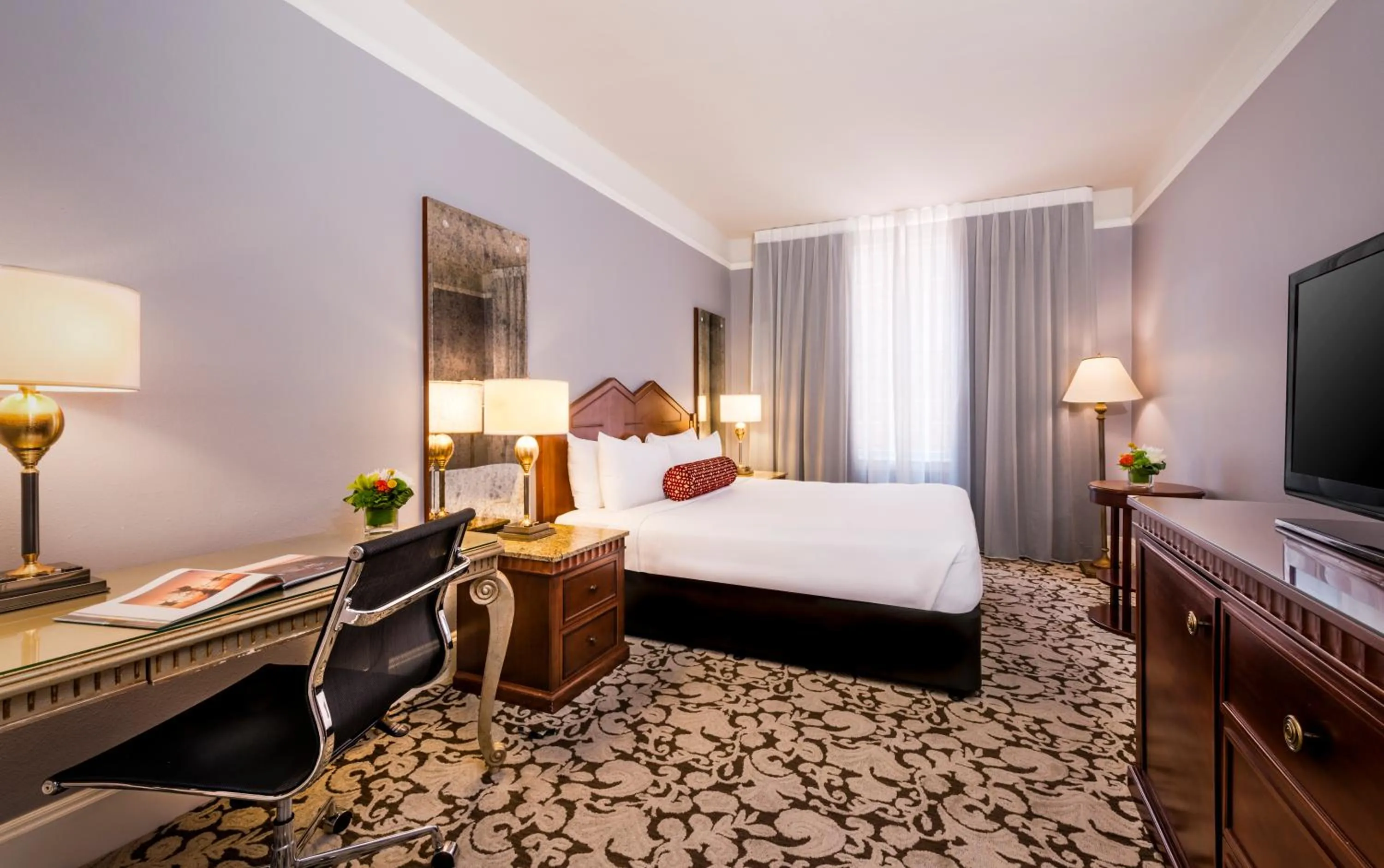 Bedroom, Bed in The Biltmore Los Angeles