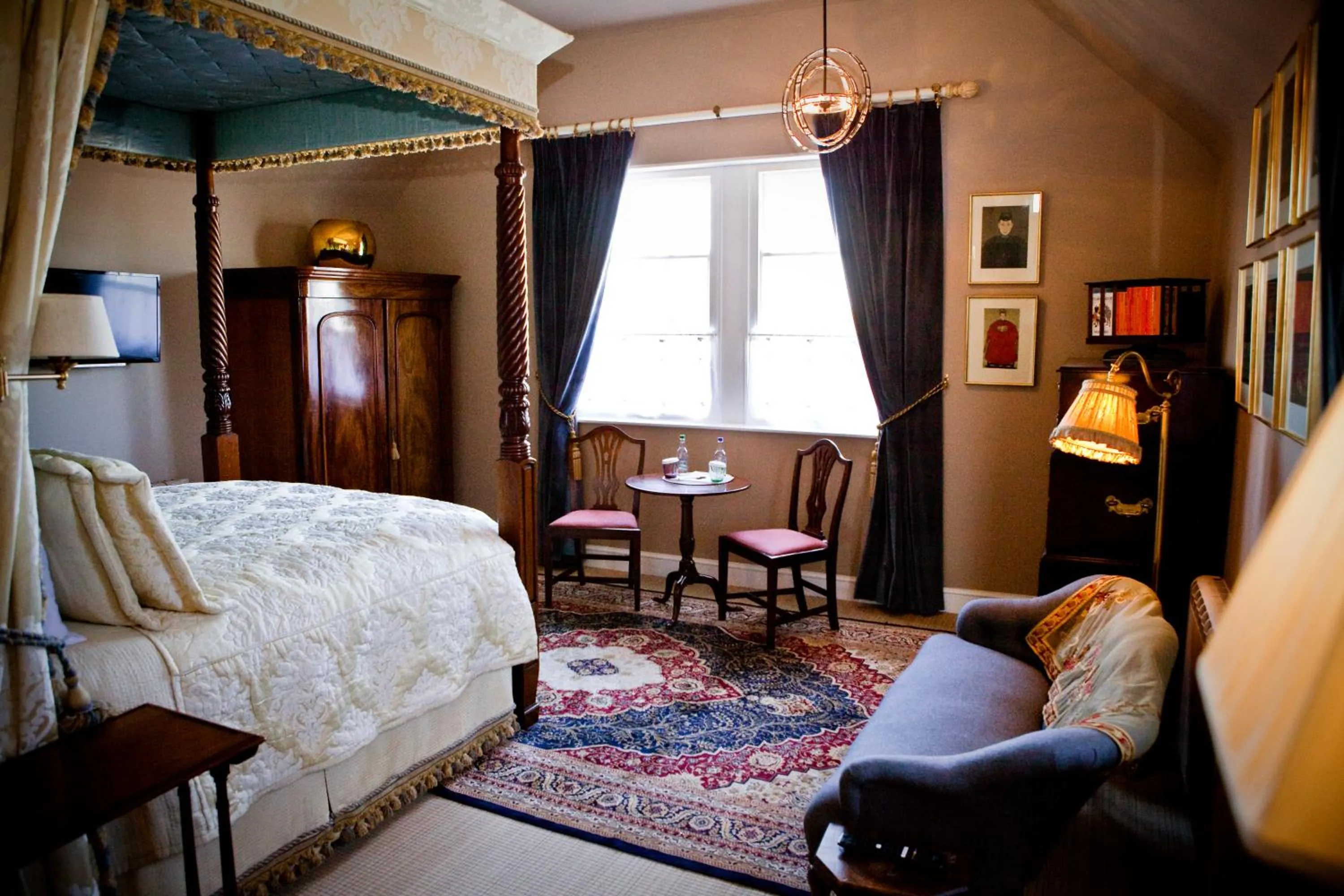 Toilet, Bed in The Carden Arms