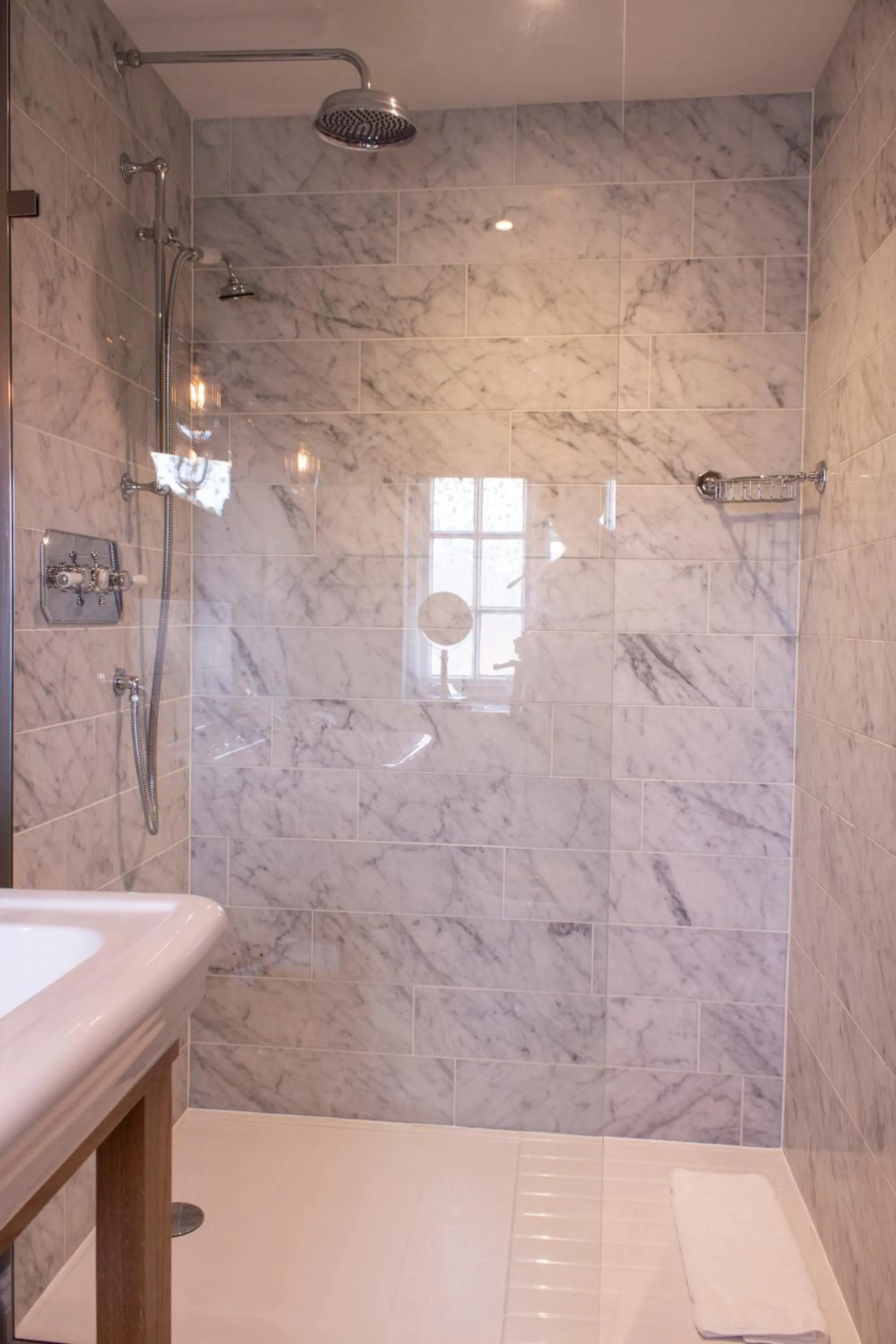 Shower in The Carden Arms