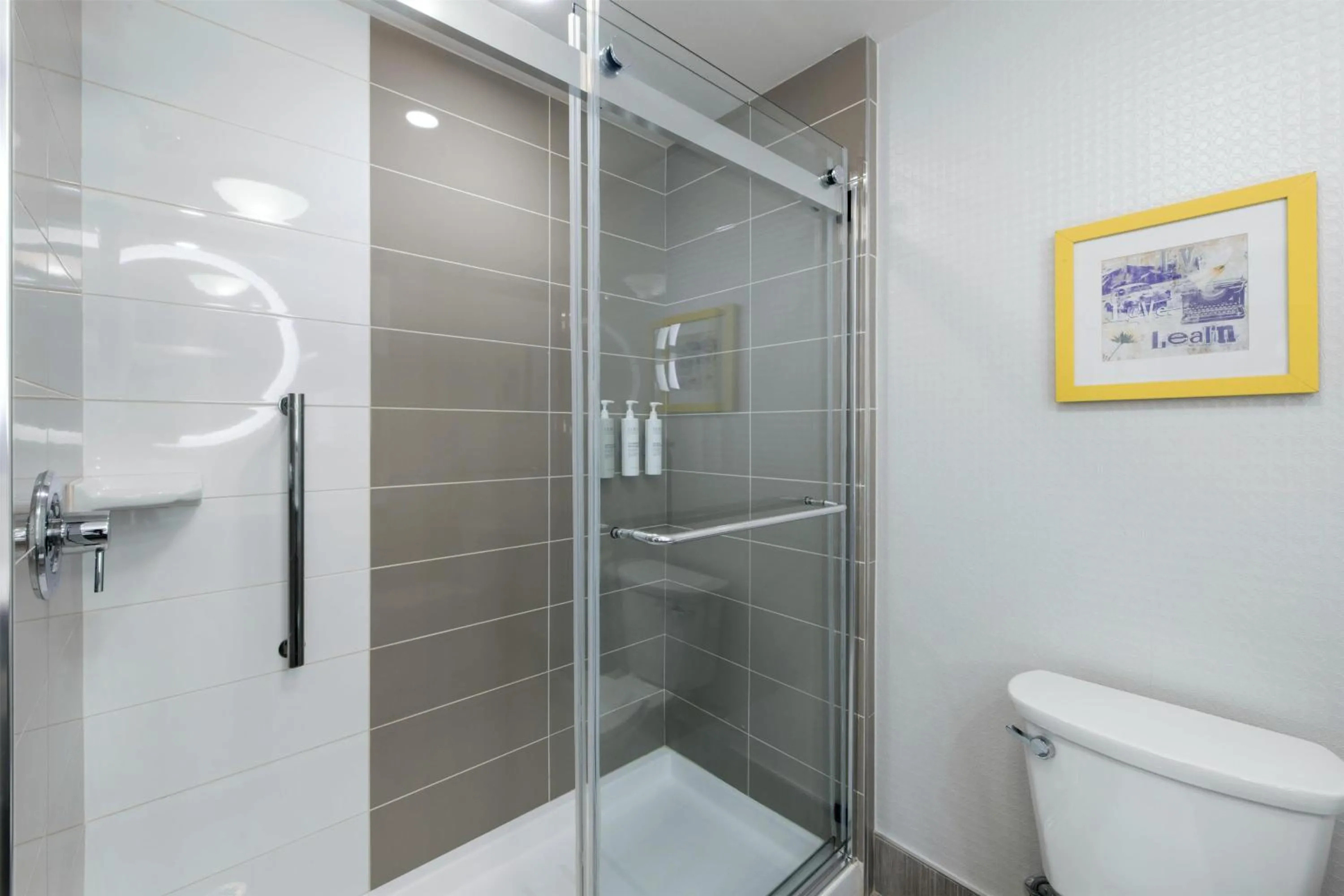 Bathroom in Hampton Inn & Suites Raleigh-Durham Airport-Brier Creek