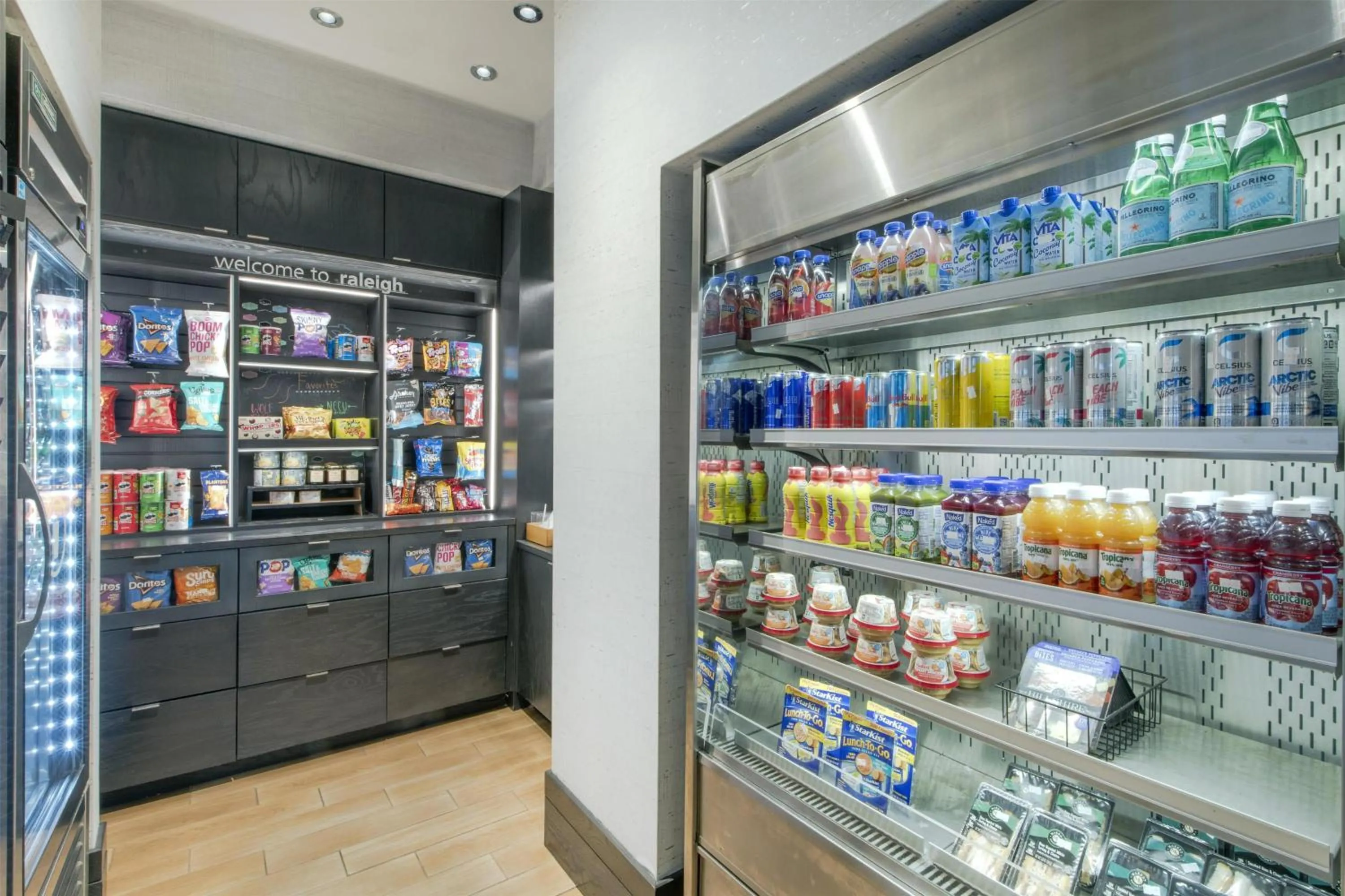 Restaurant/places to eat in Hampton Inn & Suites Raleigh-Durham Airport-Brier Creek