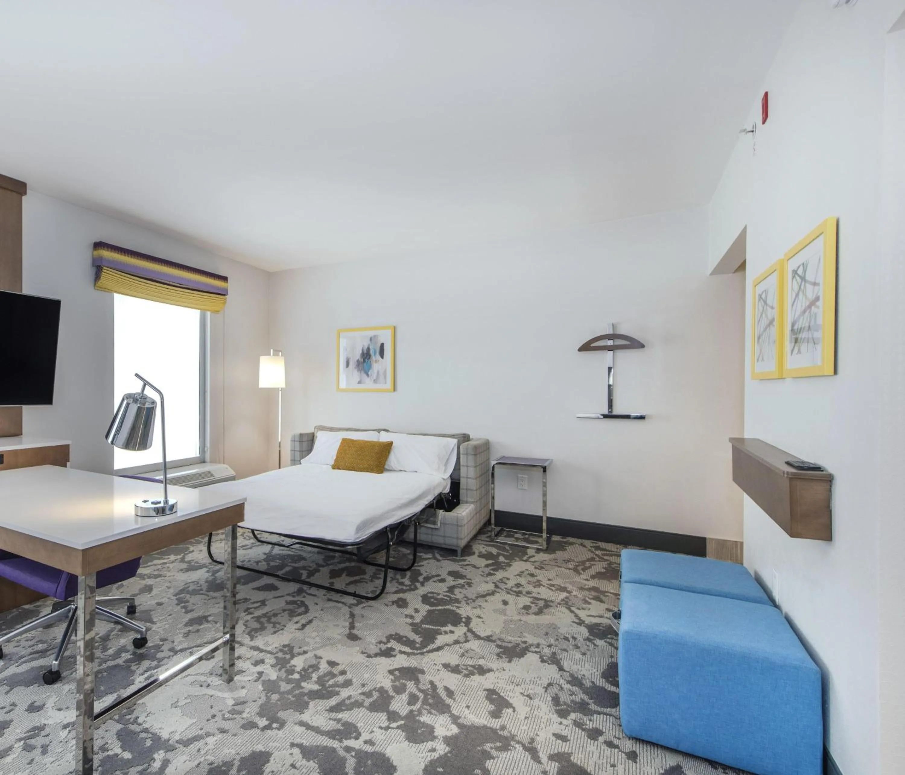 Living room in Hampton Inn & Suites Raleigh-Durham Airport-Brier Creek