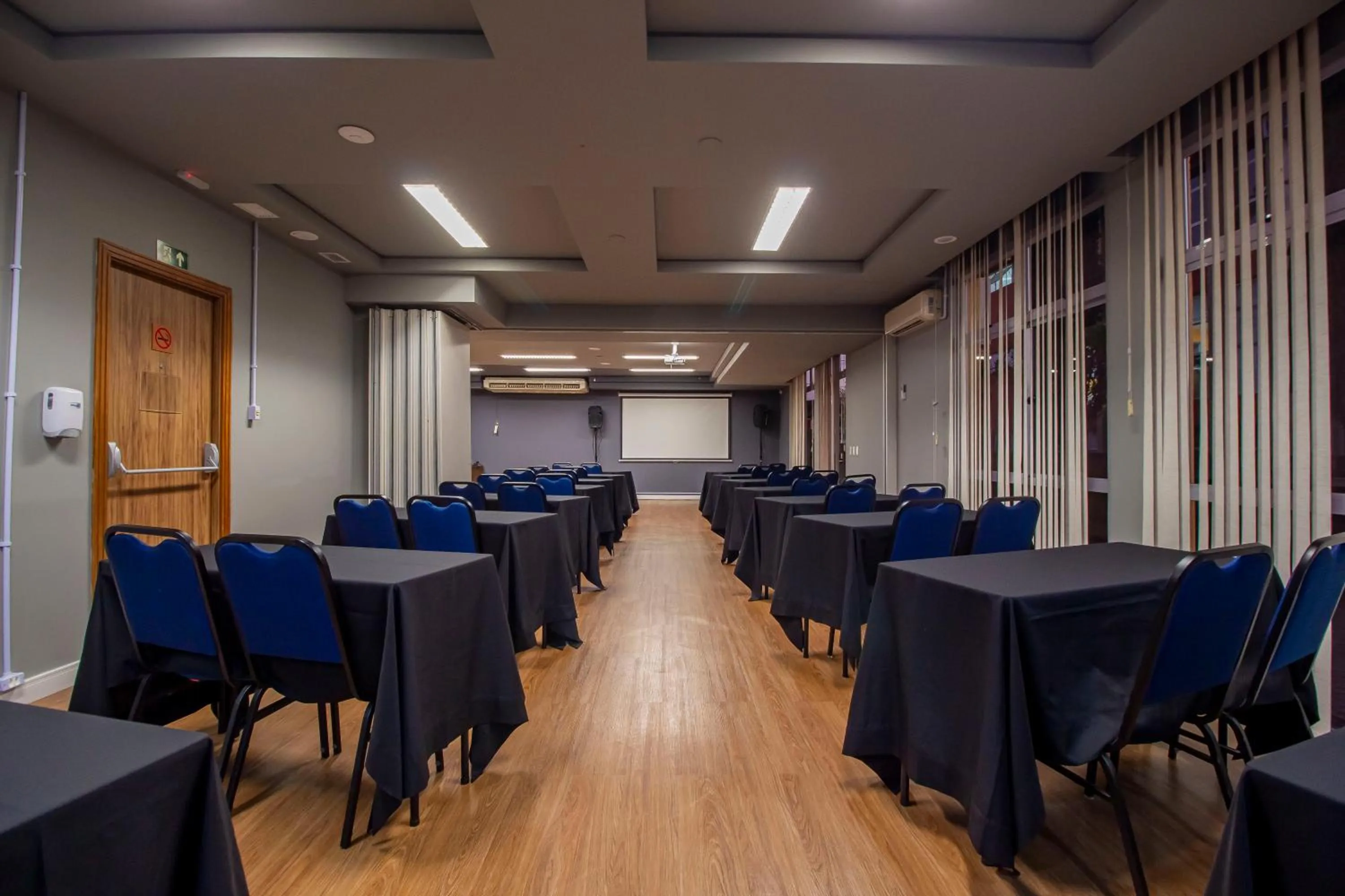 Business facilities in Hotel Cassino Tower Curitiba Aeroporto By Nacional Inn