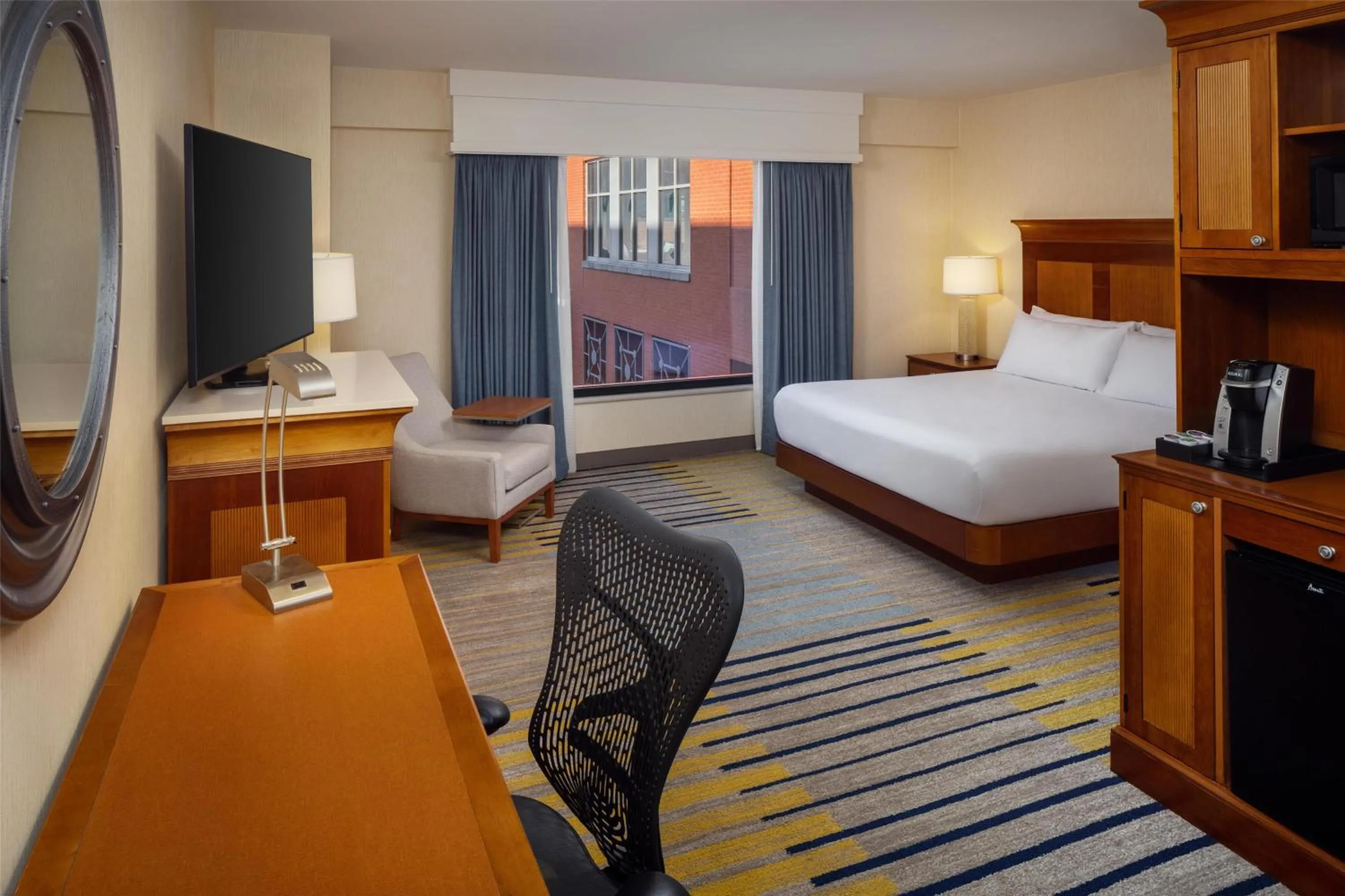 Bedroom, Bed in Hilton Garden Inn Portland Downtown Waterfront