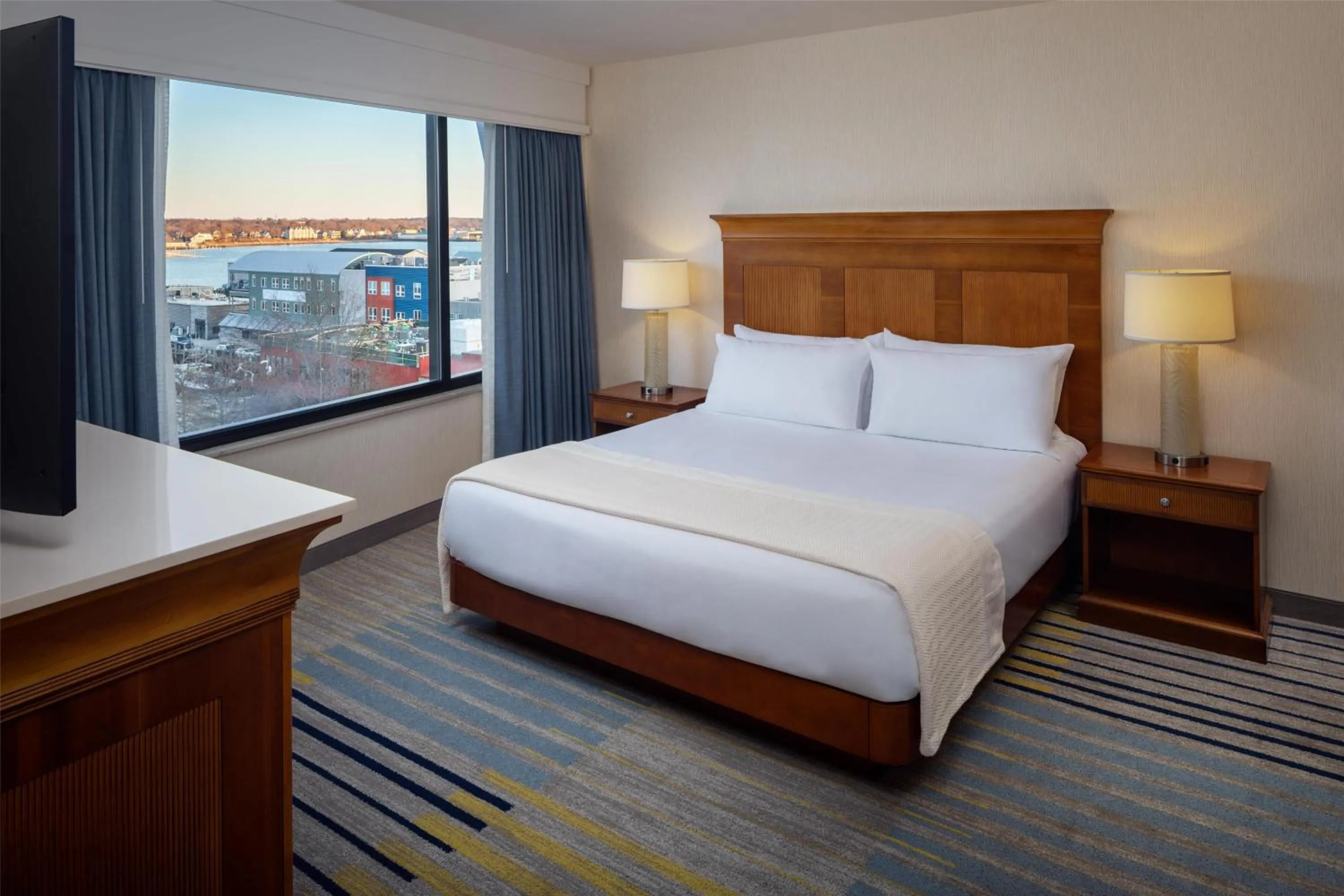 Bed in Hilton Garden Inn Portland Downtown Waterfront