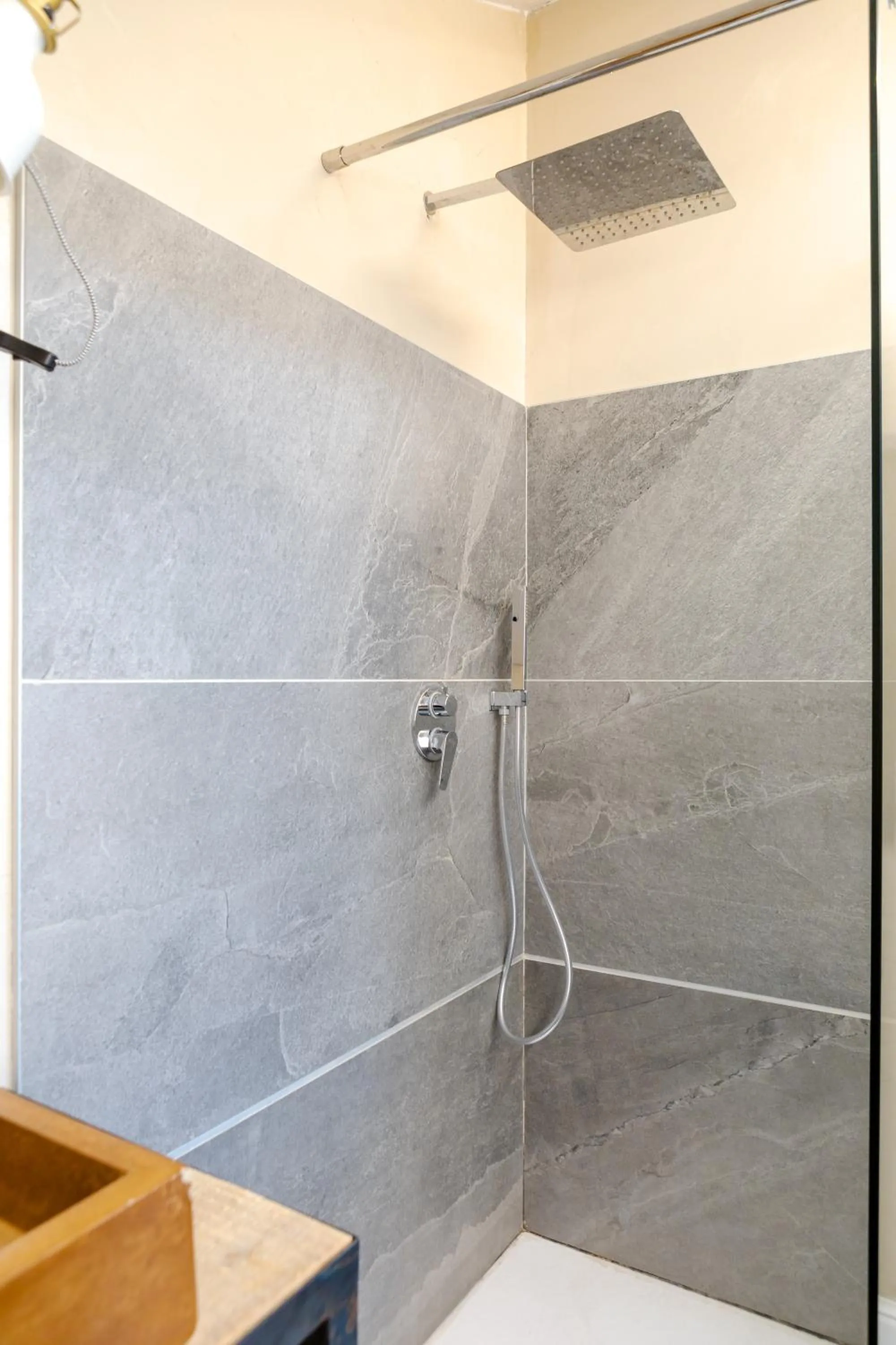 Shower in Bello!Lake Como Suites