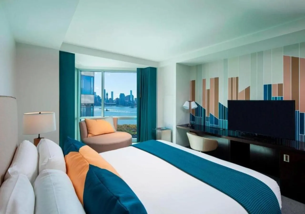 Bedroom, Bed in W Hoboken