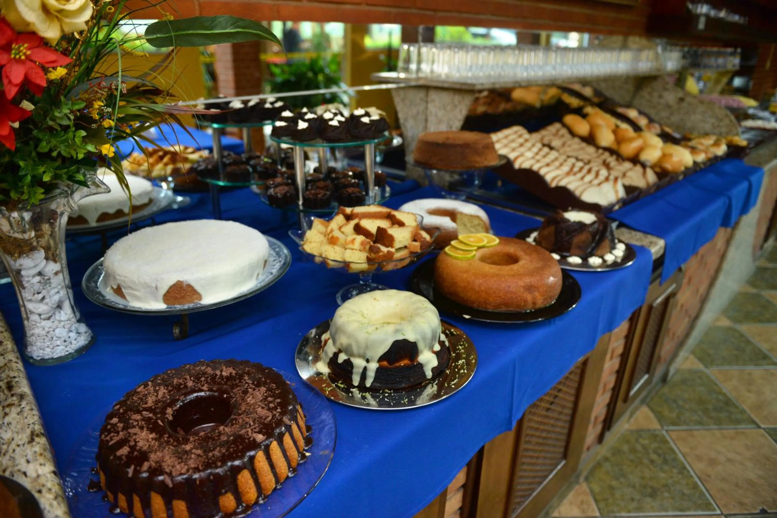 Buffet breakfast in Hotel Porto dos Milagres