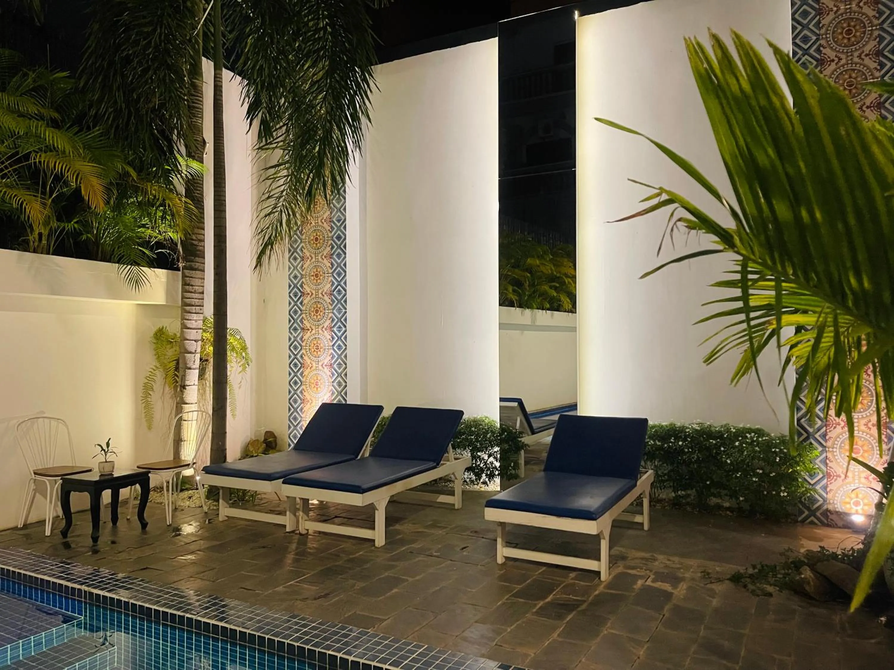 Swimming pool in Chhouy Vathna Angkor Boutique