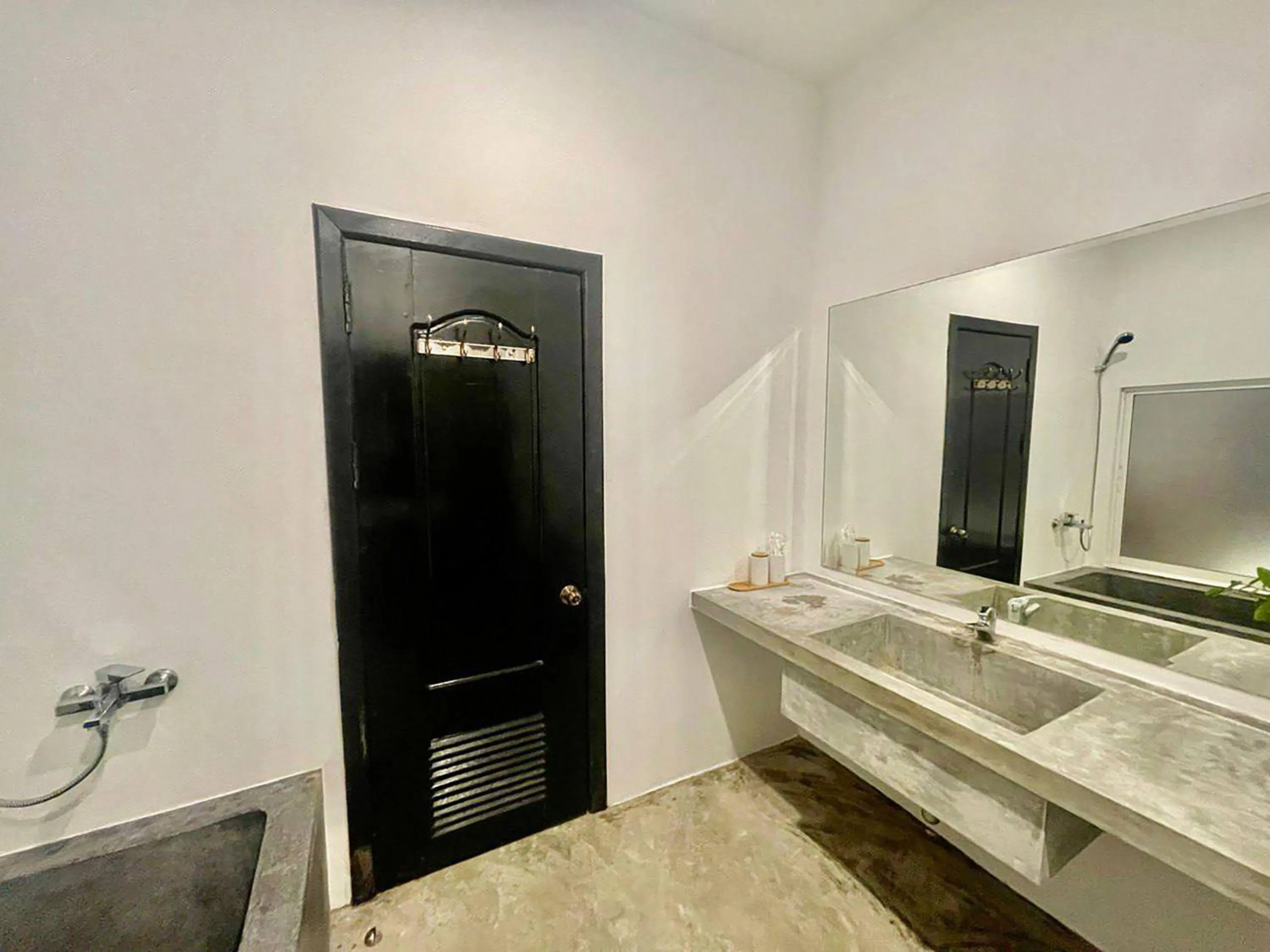 Bathroom in Chhouy Vathna Angkor Boutique