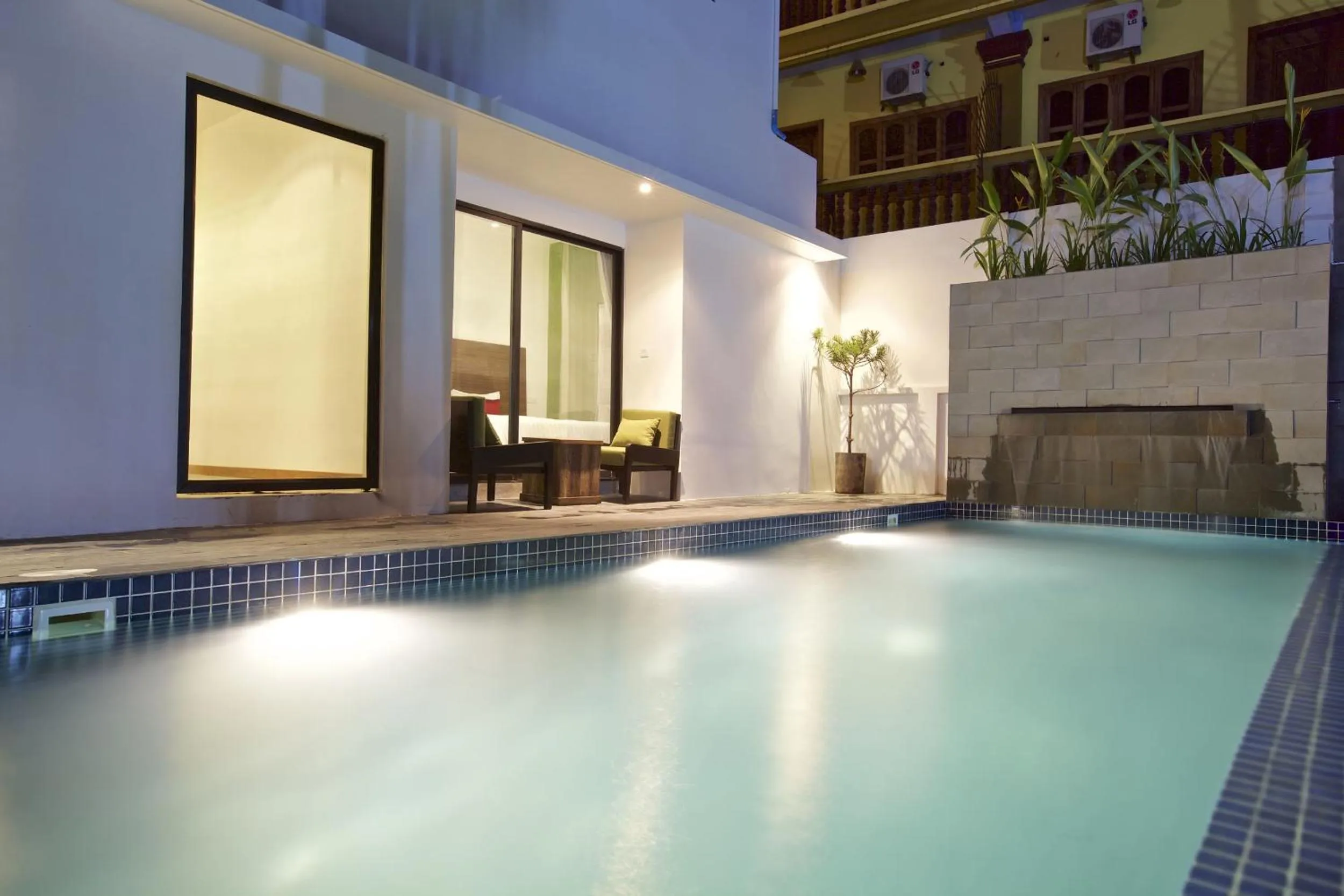 Swimming pool in Chhouy Vathna Angkor Boutique