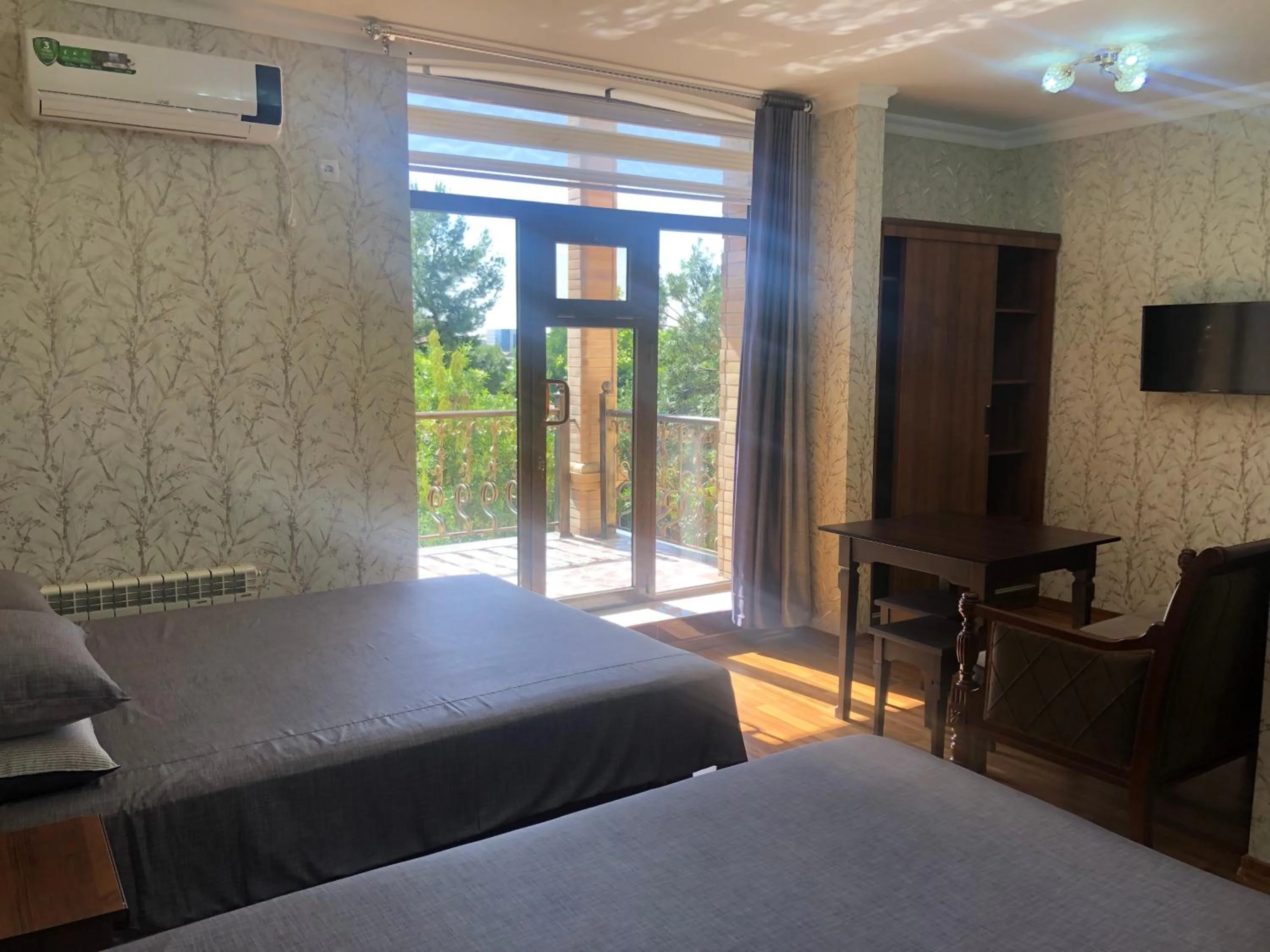 Photo of the whole room, Bed in Cinzano Complex