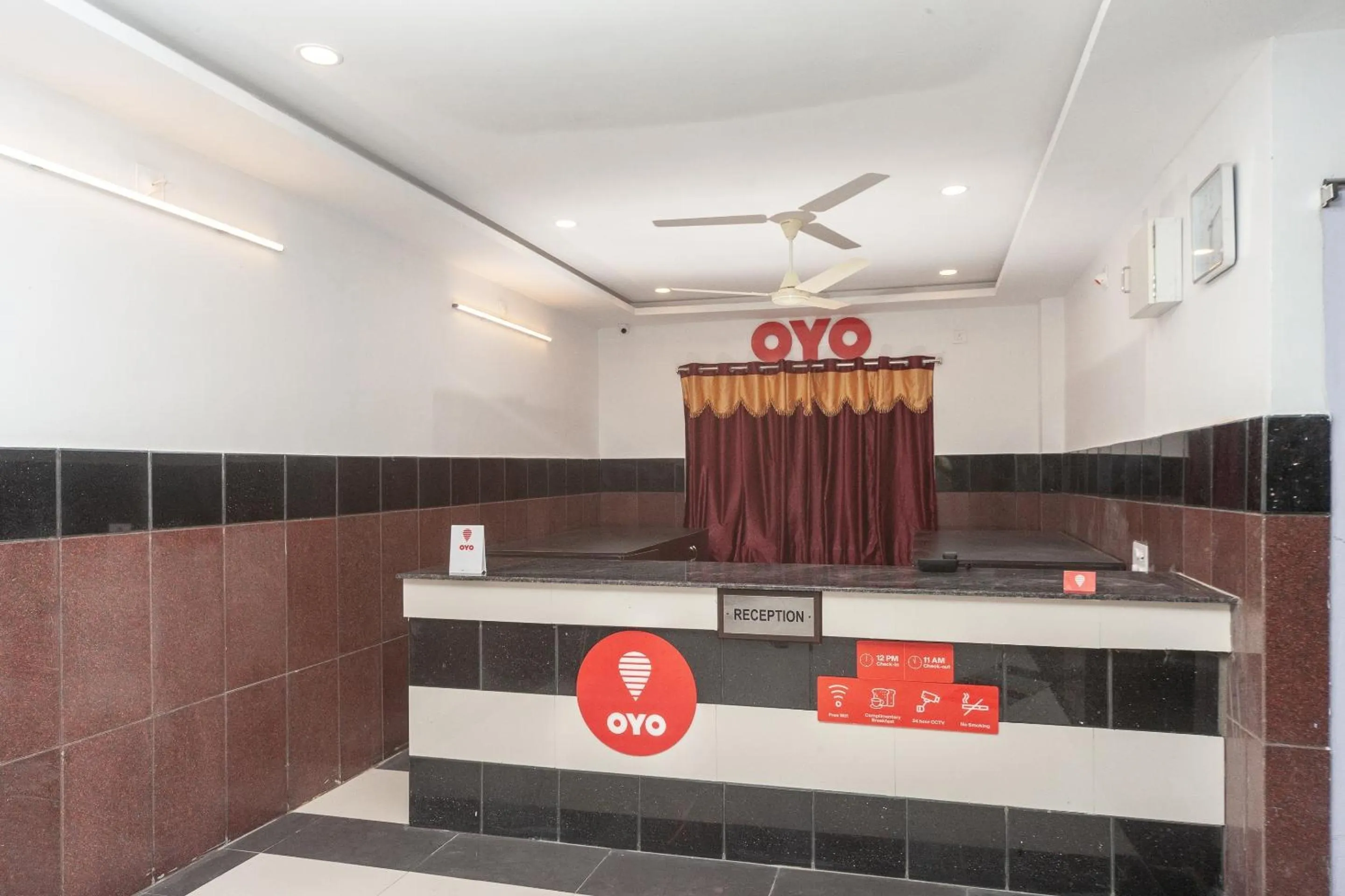 Lobby or reception in Capital O Srinivasa Residency