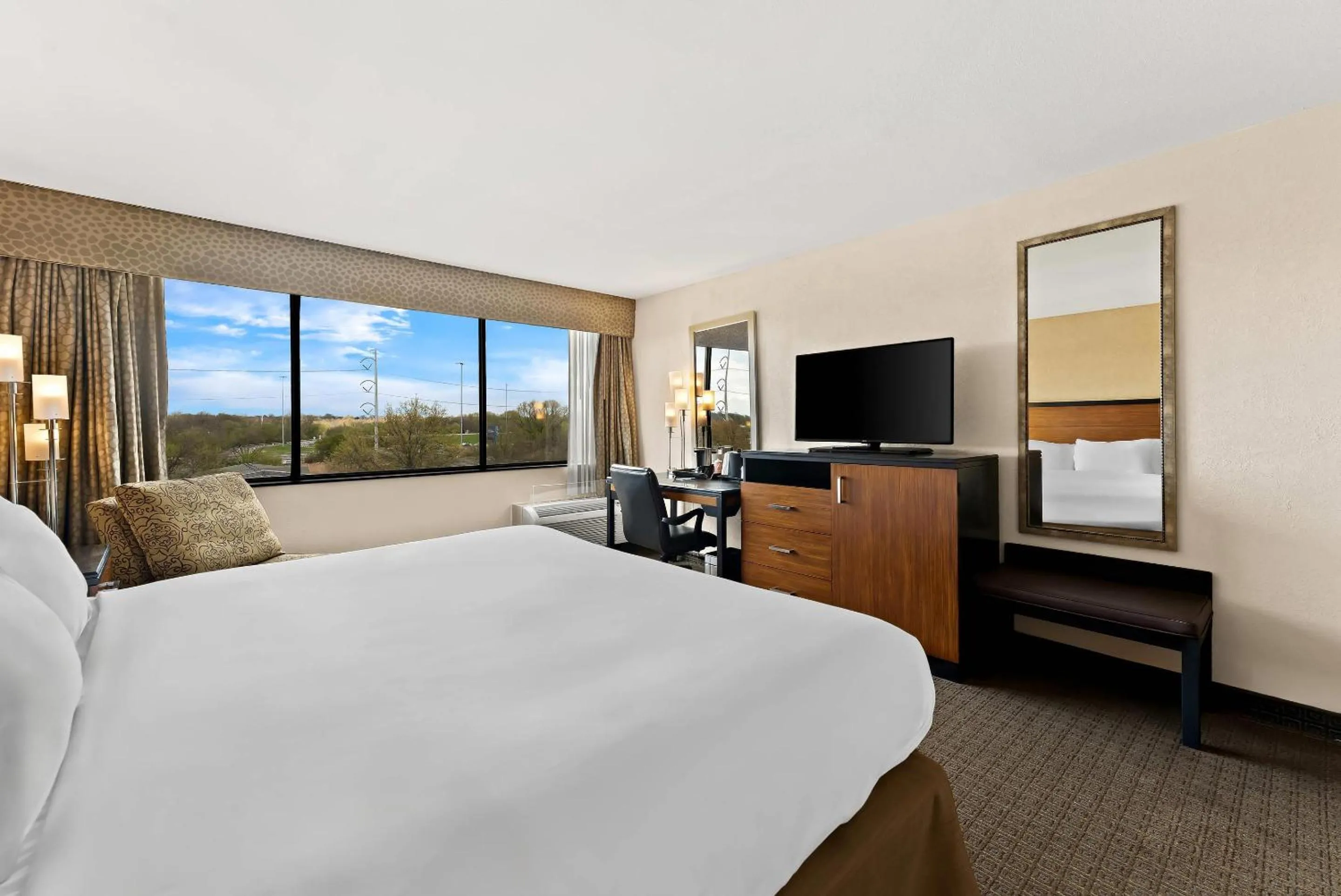 Bedroom, Bed in Quality Hotel Philadelphia Airport