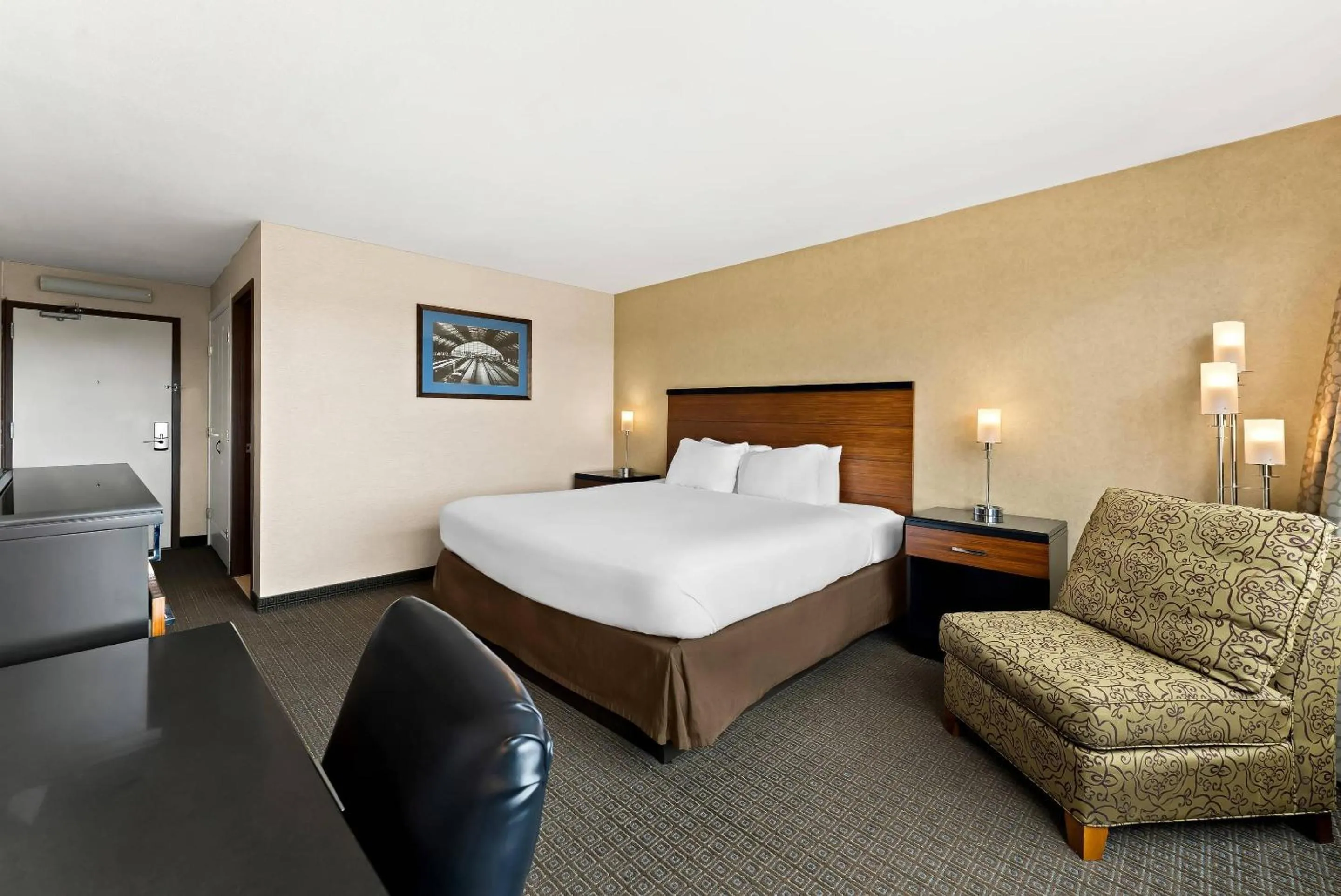 Bedroom, Bed in Quality Hotel Philadelphia Airport