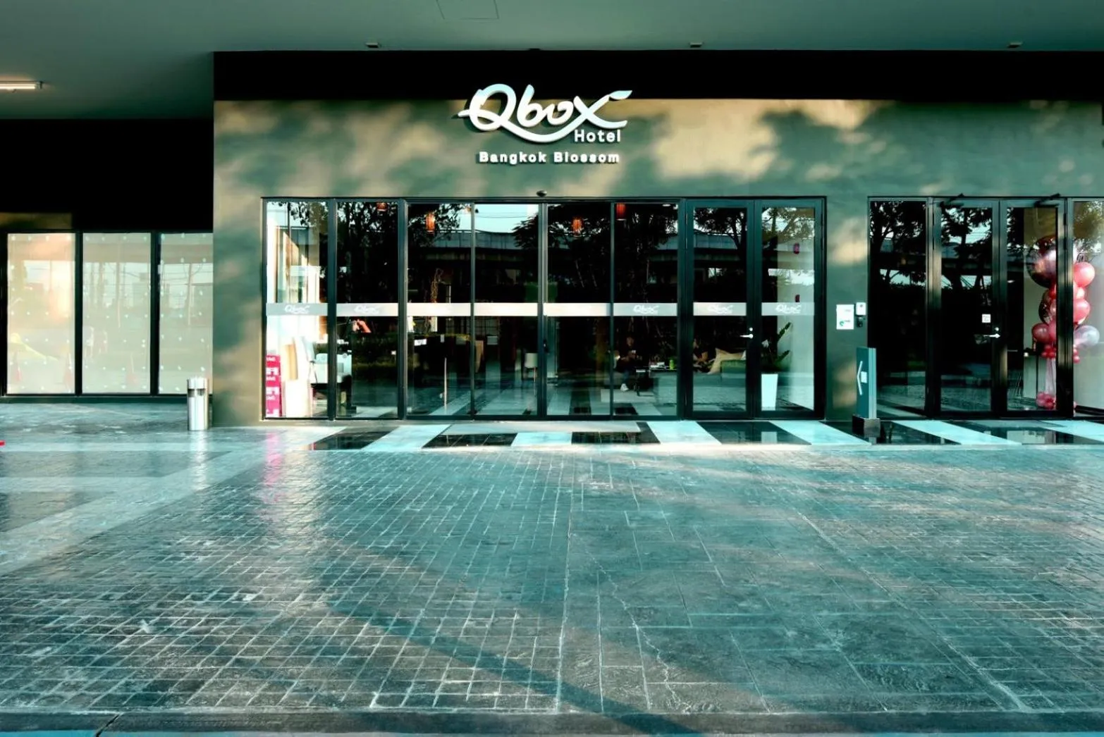 Facade/entrance in Q-Box Hotel Bangkok Blossom (SHA Plus)