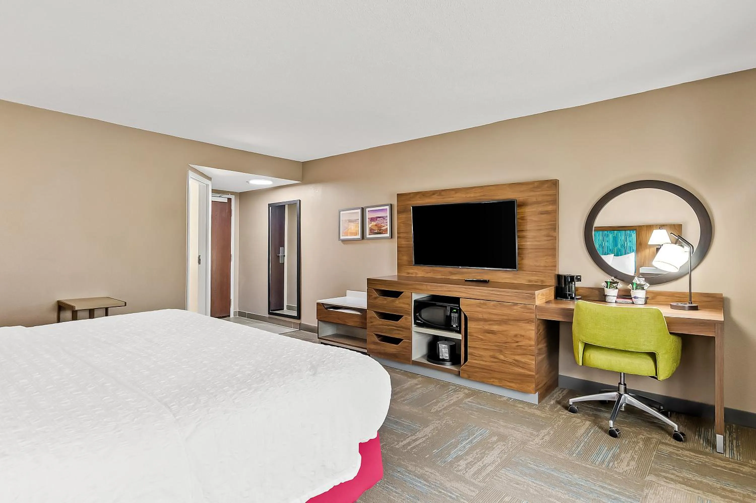 Bedroom, Bed in Hampton Inn Princeton