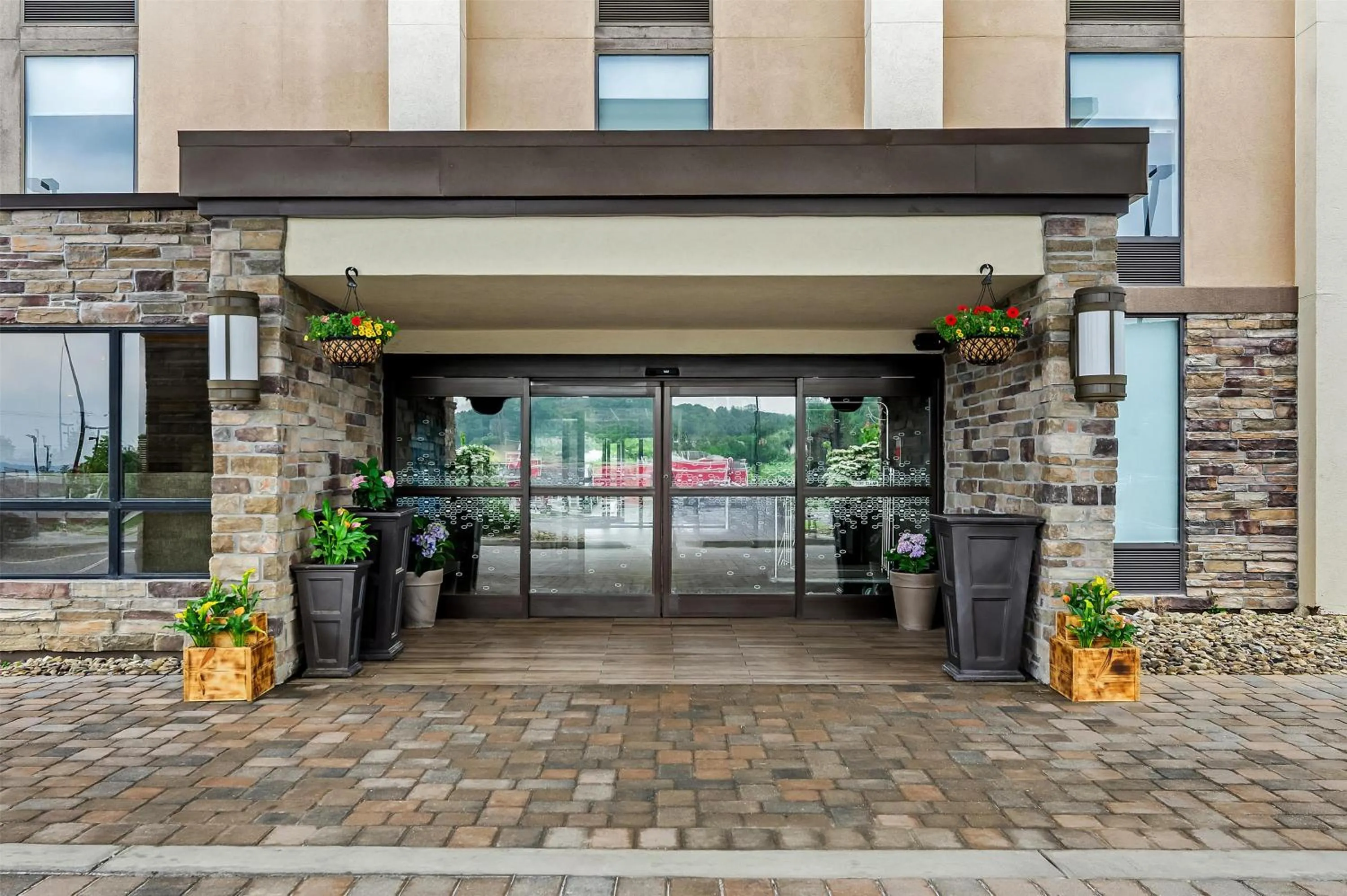 Property building in Hampton Inn Princeton