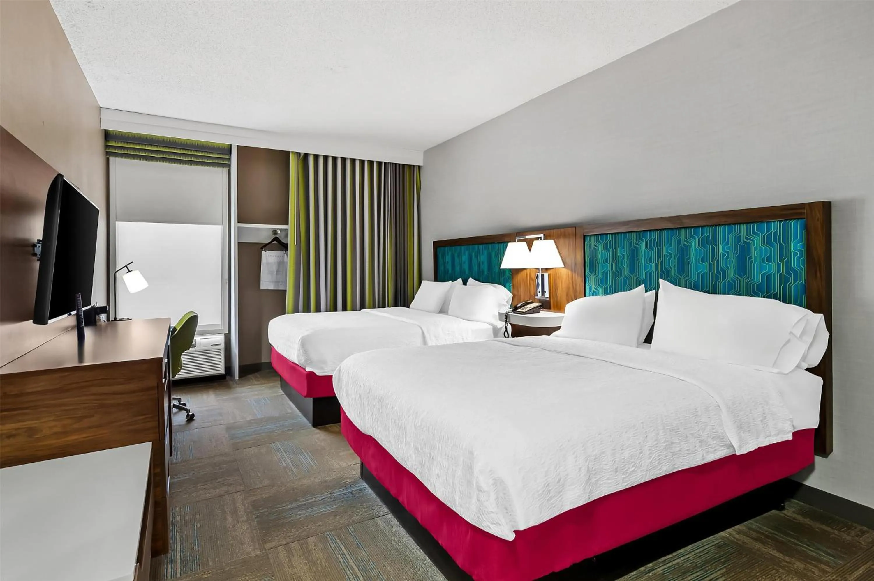 Bed in Hampton Inn Princeton