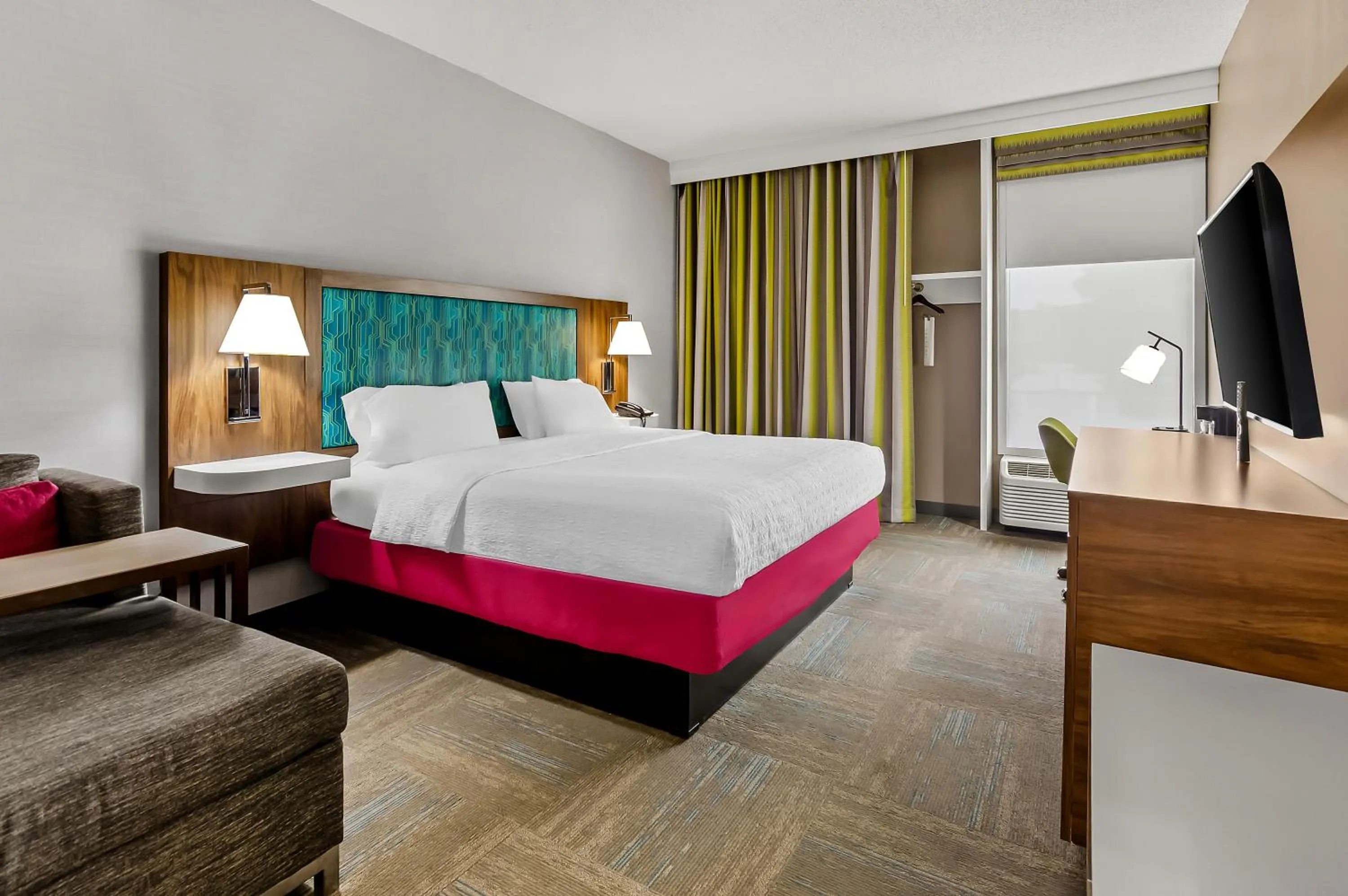 Bedroom, Bed in Hampton Inn Princeton