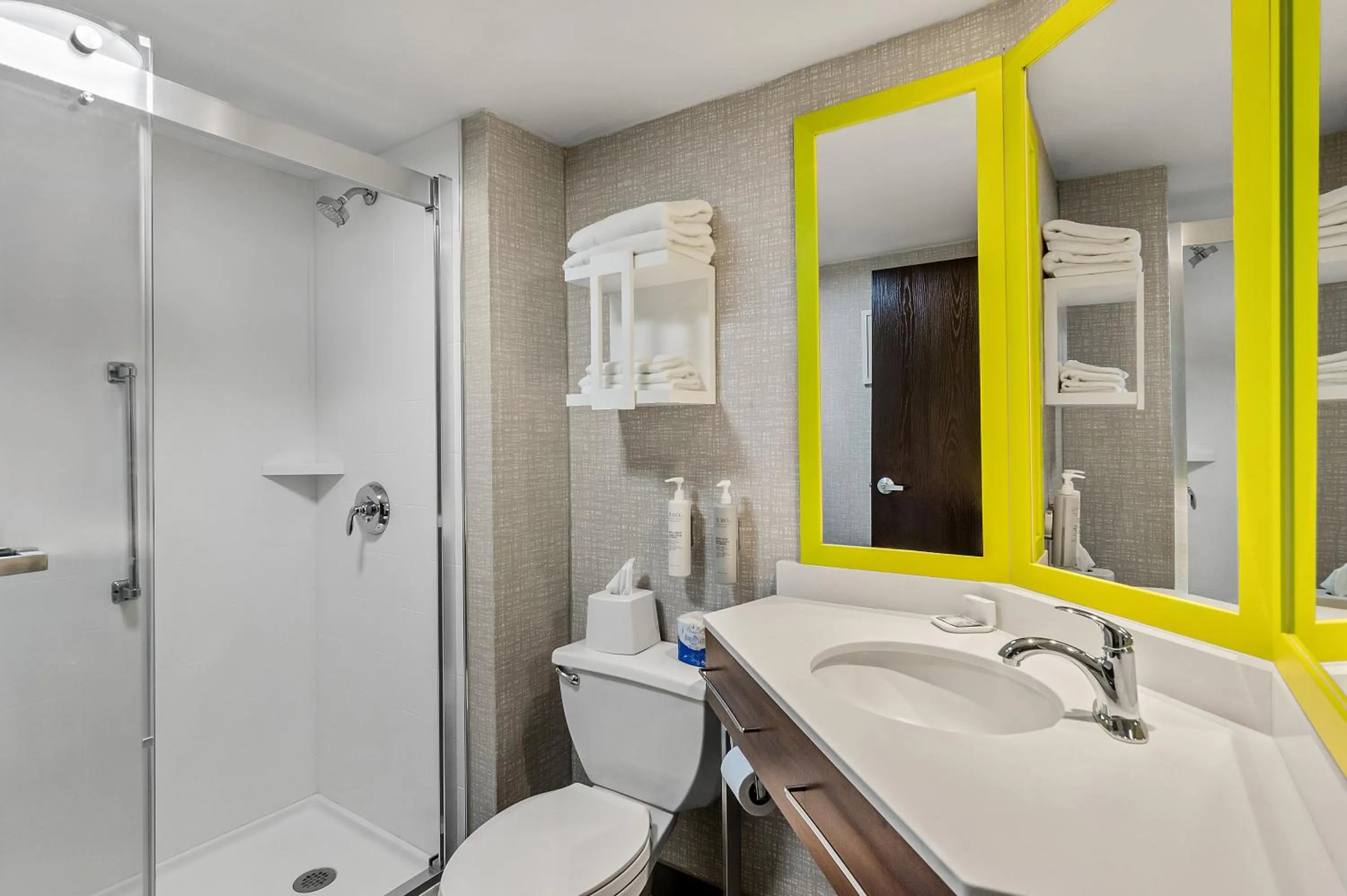 Bathroom in Hampton Inn Princeton