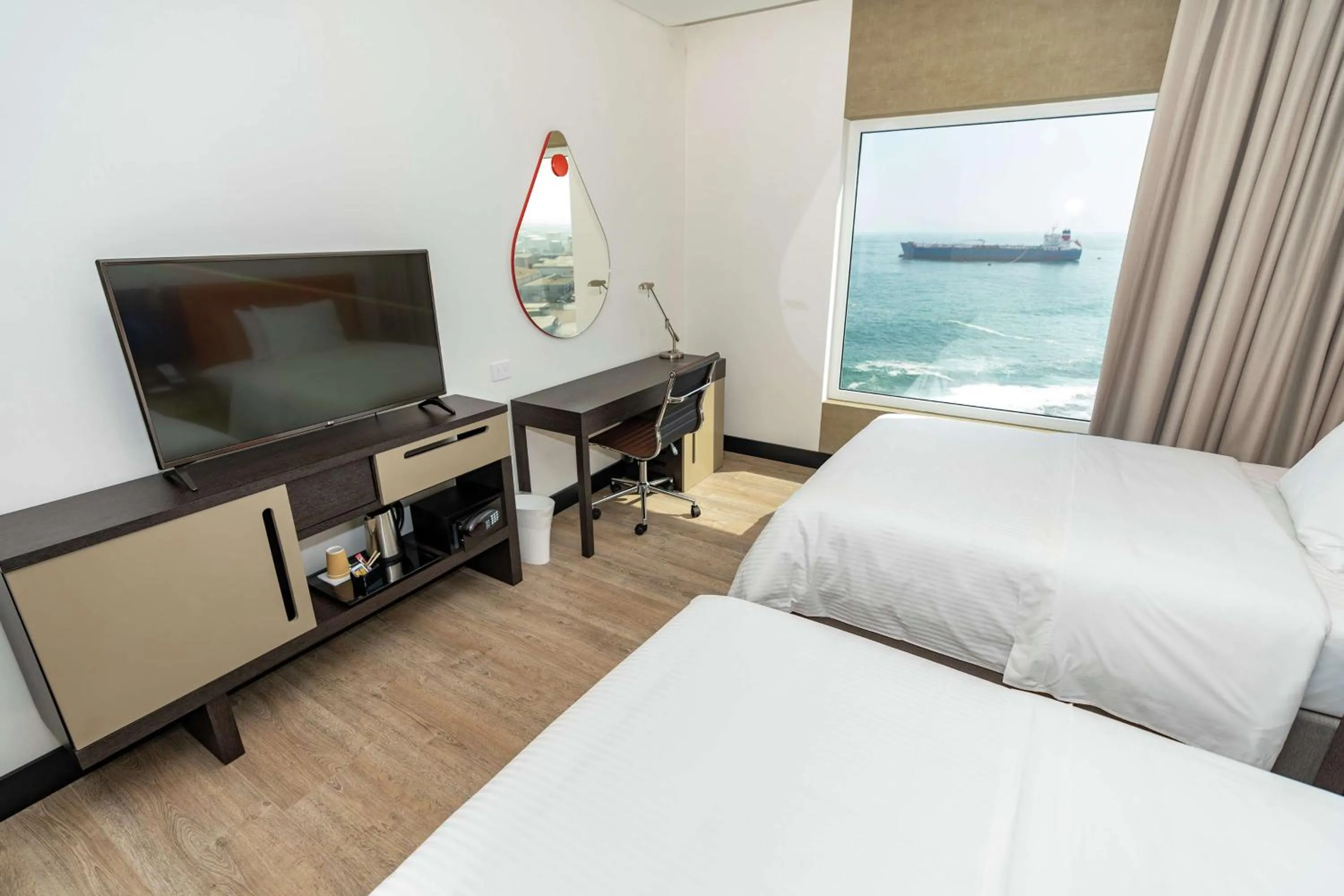 Bedroom, Bed in Hampton By Hilton Antofagasta