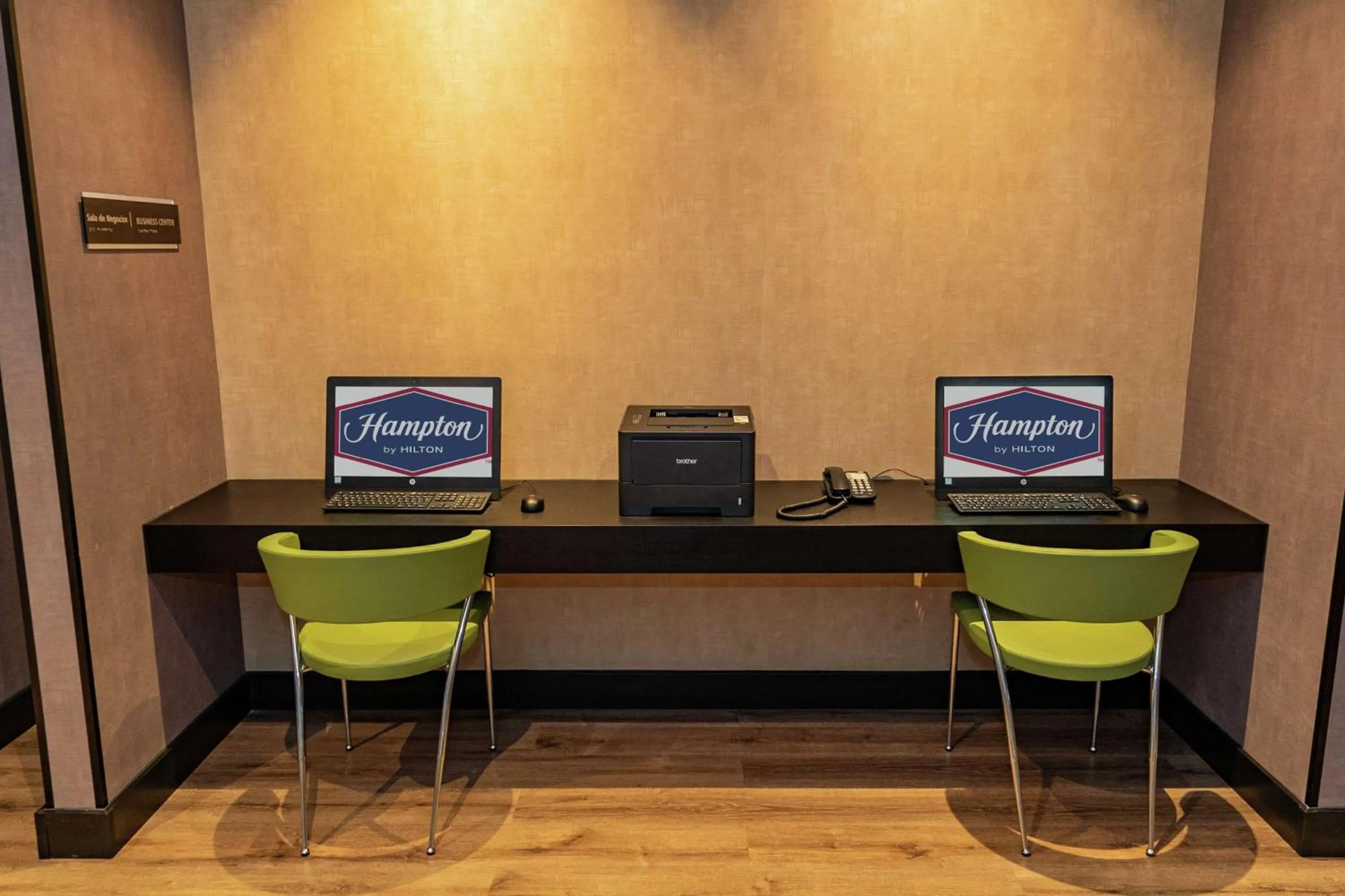 Business facilities in Hampton By Hilton Antofagasta