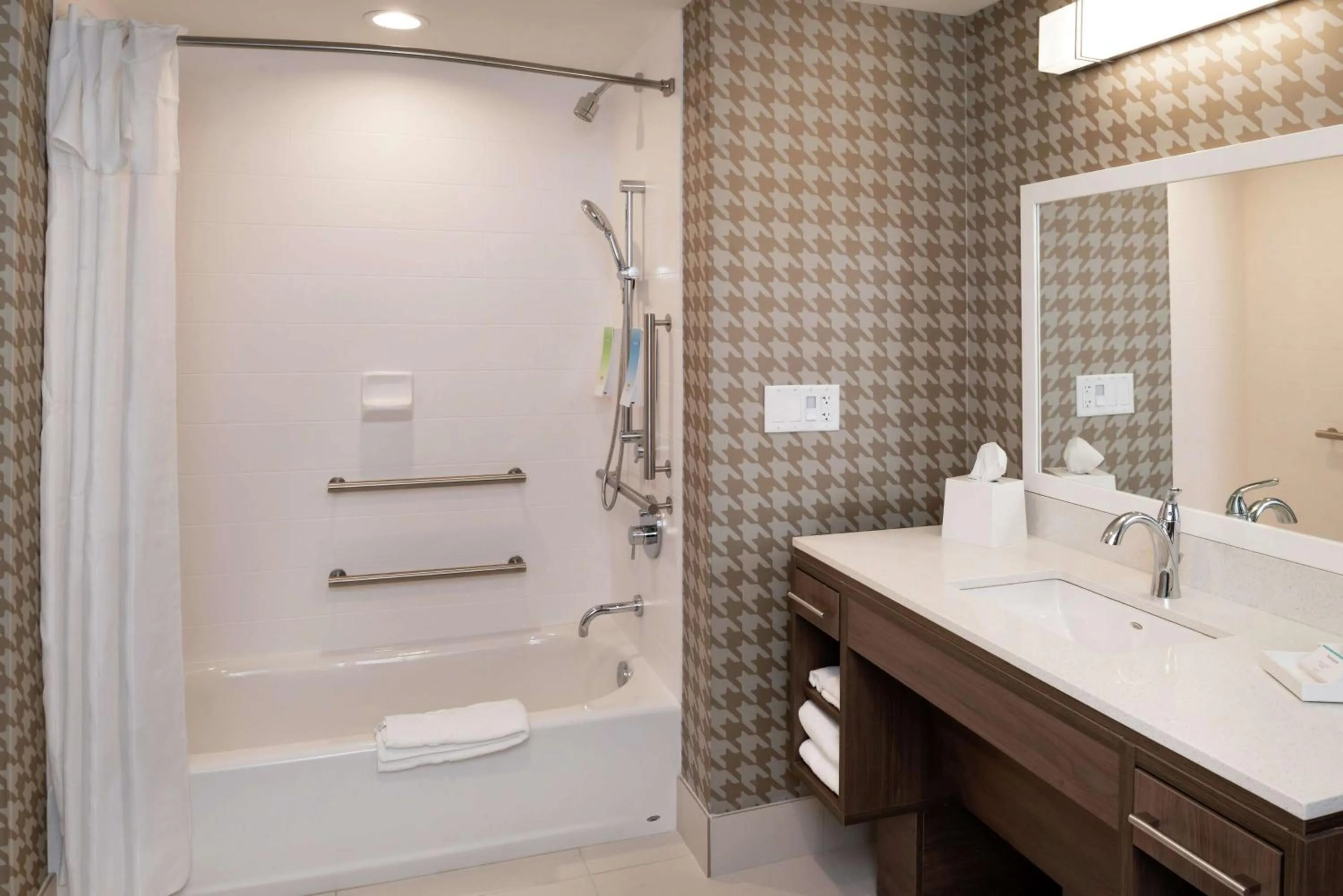 Bathroom in Home2 Suites By Hilton New Albany Columbus