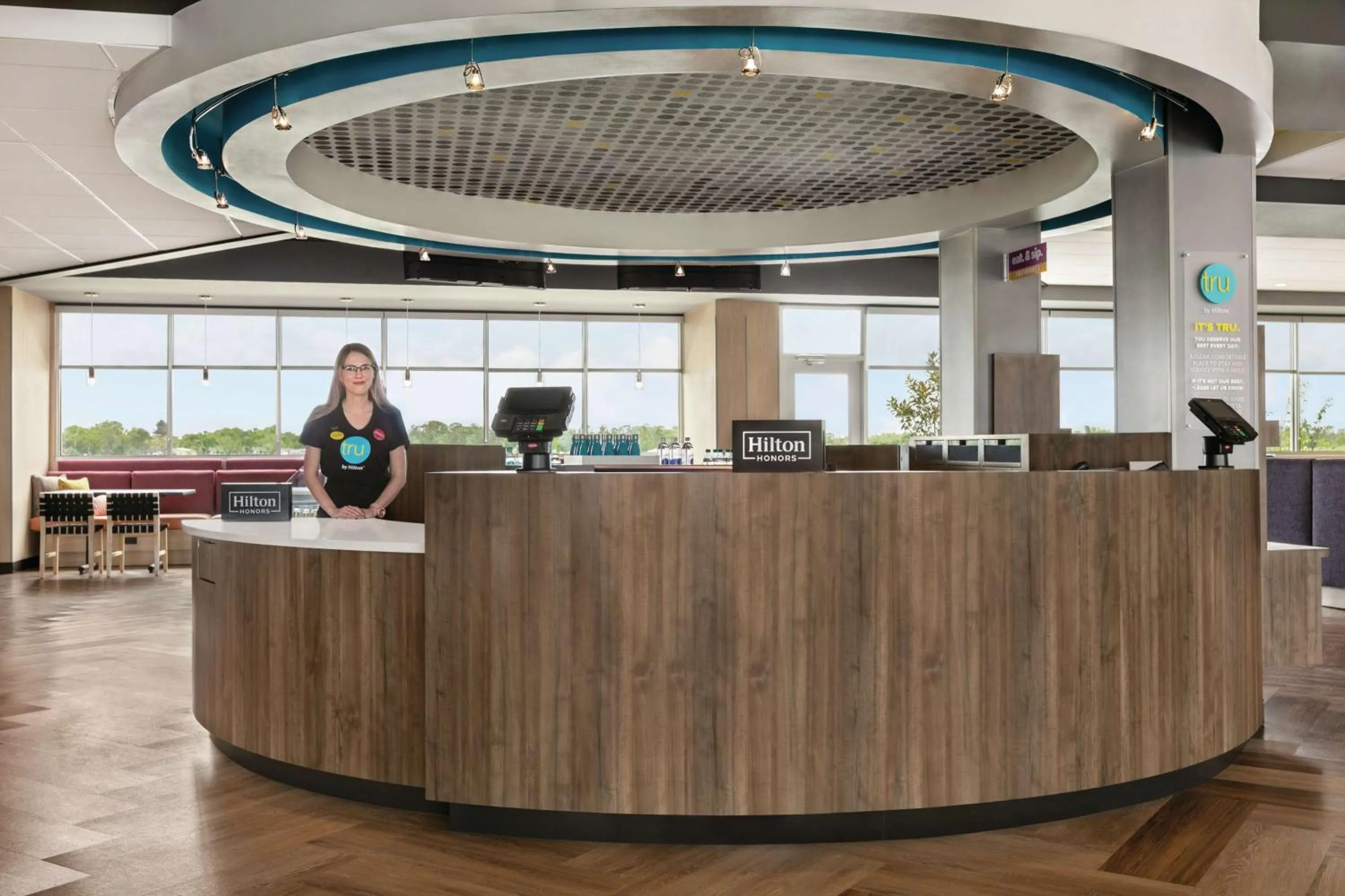 Lobby or reception in Tru By Hilton Sebring FL