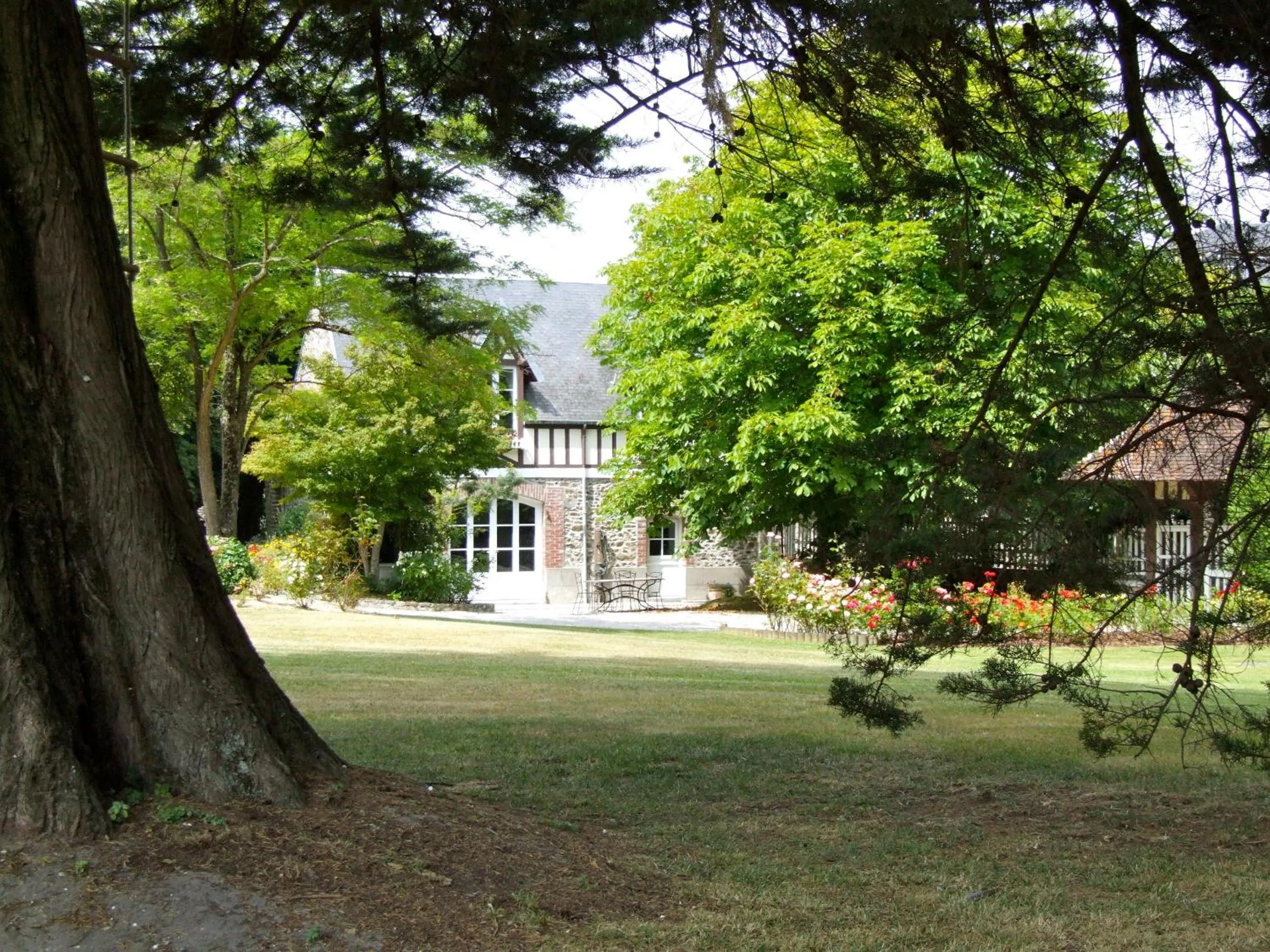 Garden view in Le Clos des Pommiers