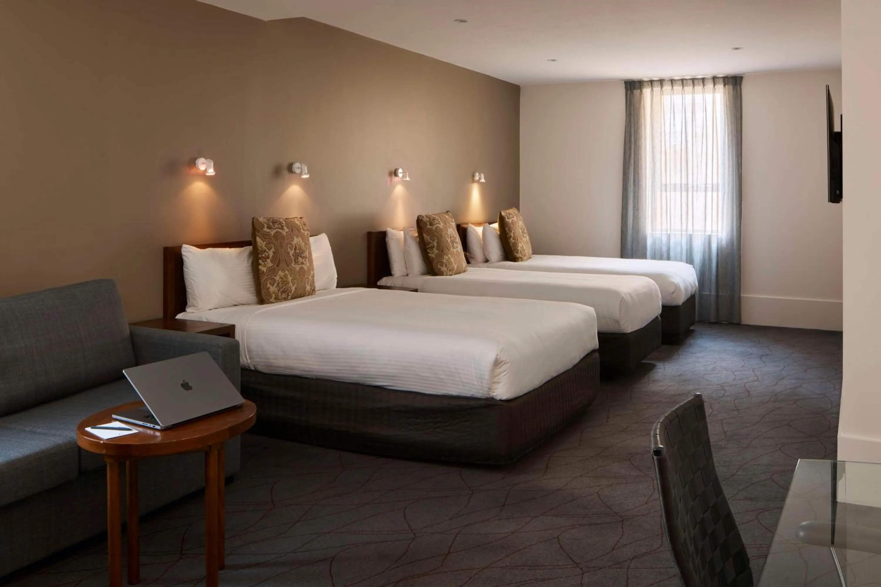 Bedroom, Bed in The Victoria Hotel