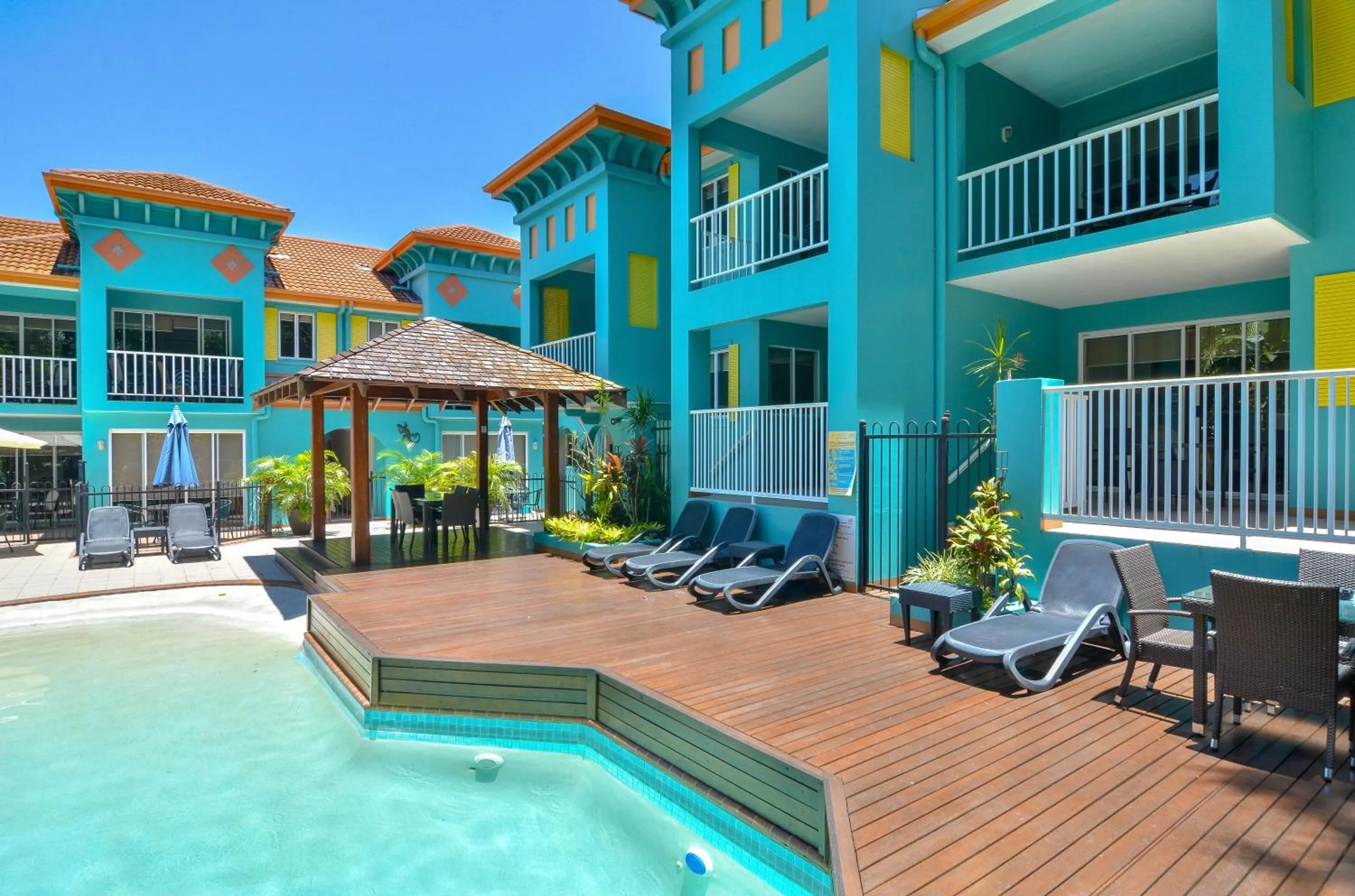 Property building in Le Cher Du Monde Adults Only