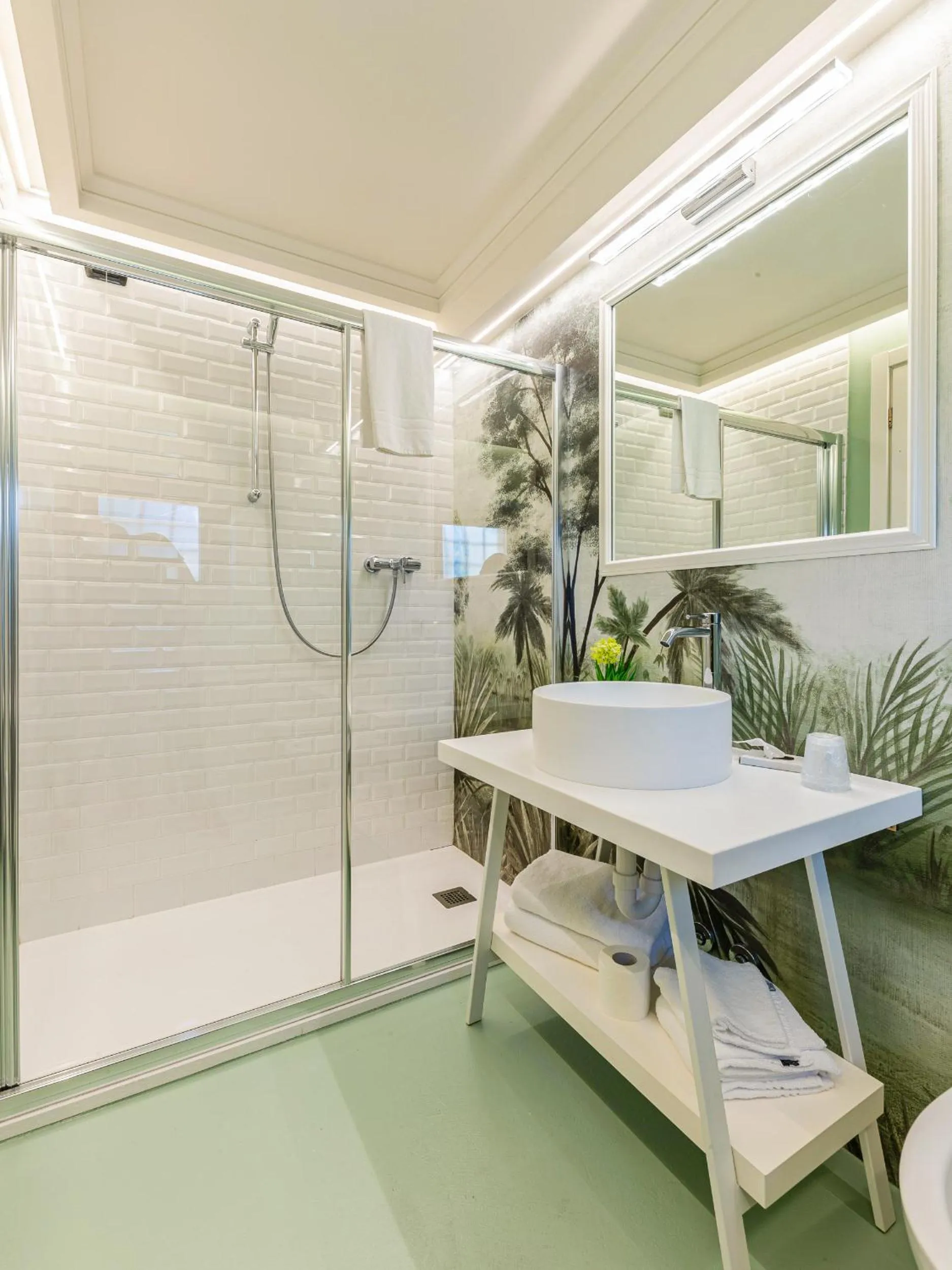 Shower in Hotel Villa Cariola