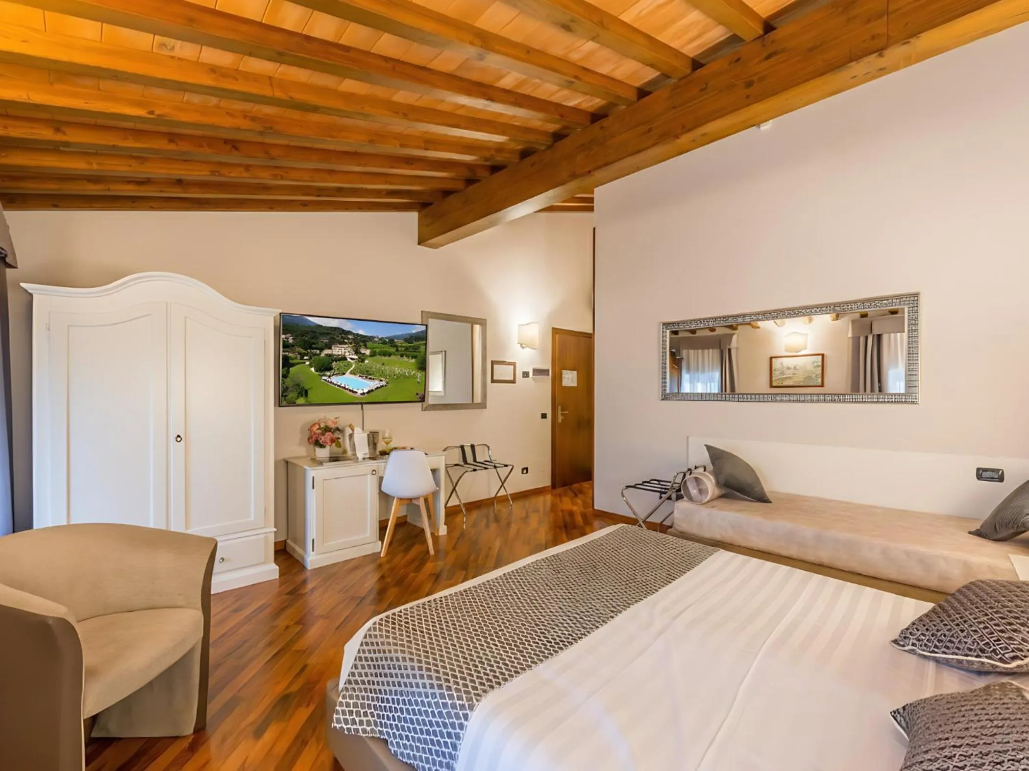 Bedroom, Bed in Hotel Villa Cariola