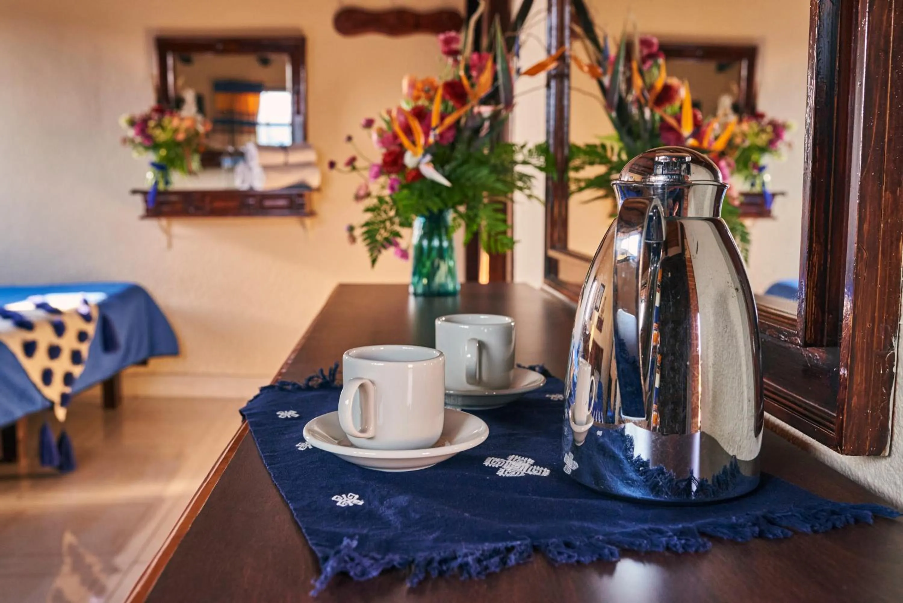 room service in Hotel Palacio de Moctezuma