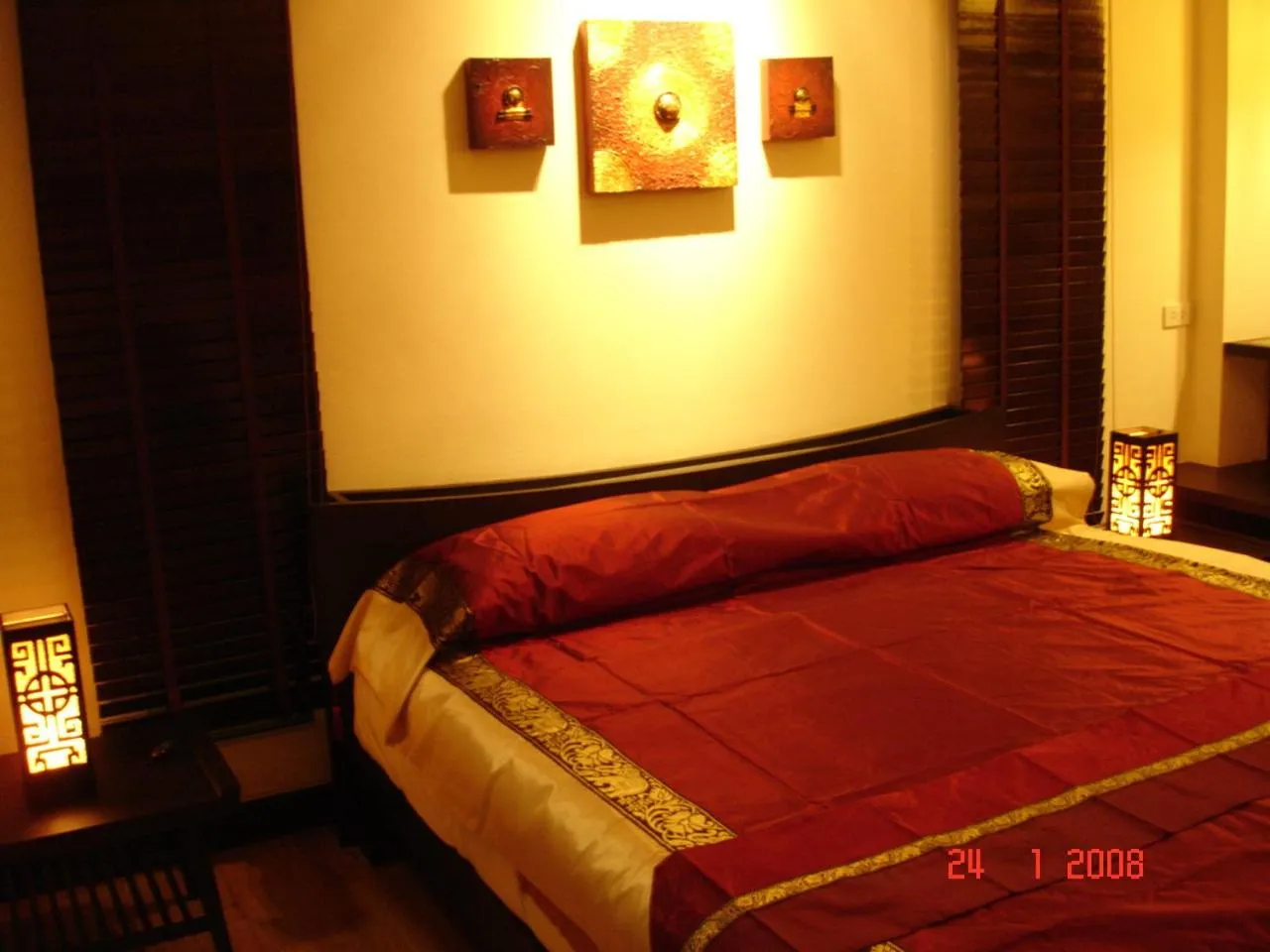 Bed in room 5 pattaya tower