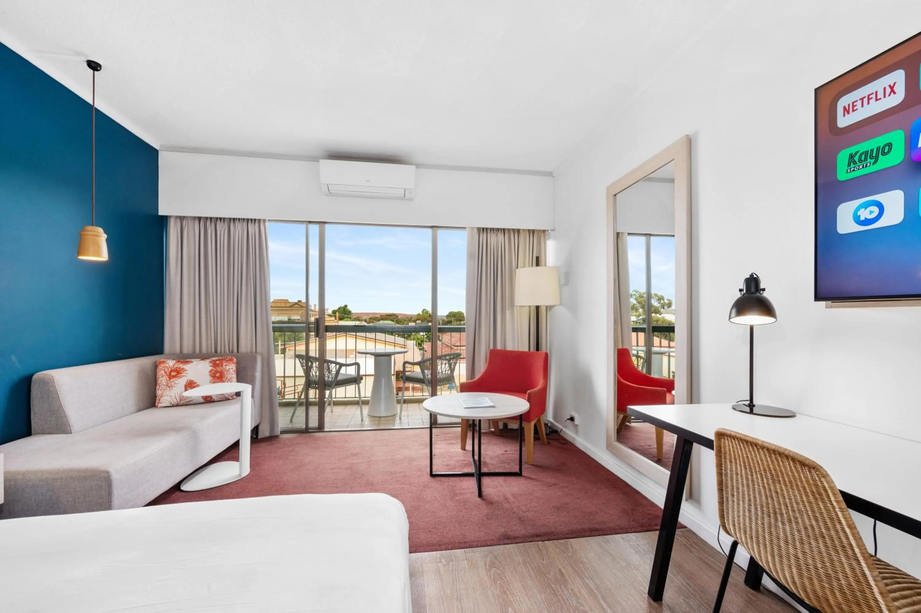 Bed in The Plaza Hotel Kalgoorlie