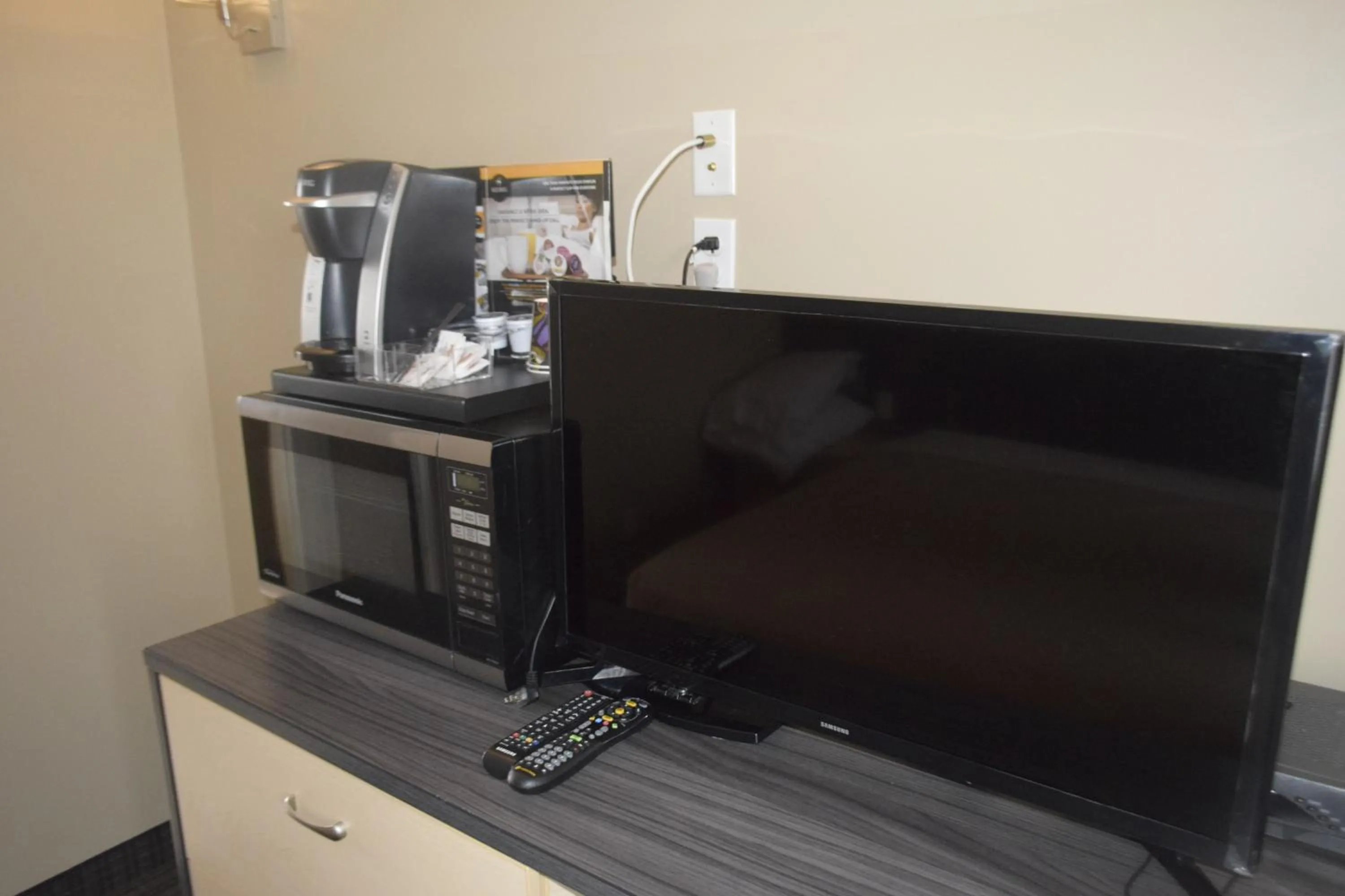 TV and multimedia in Motel Falcon