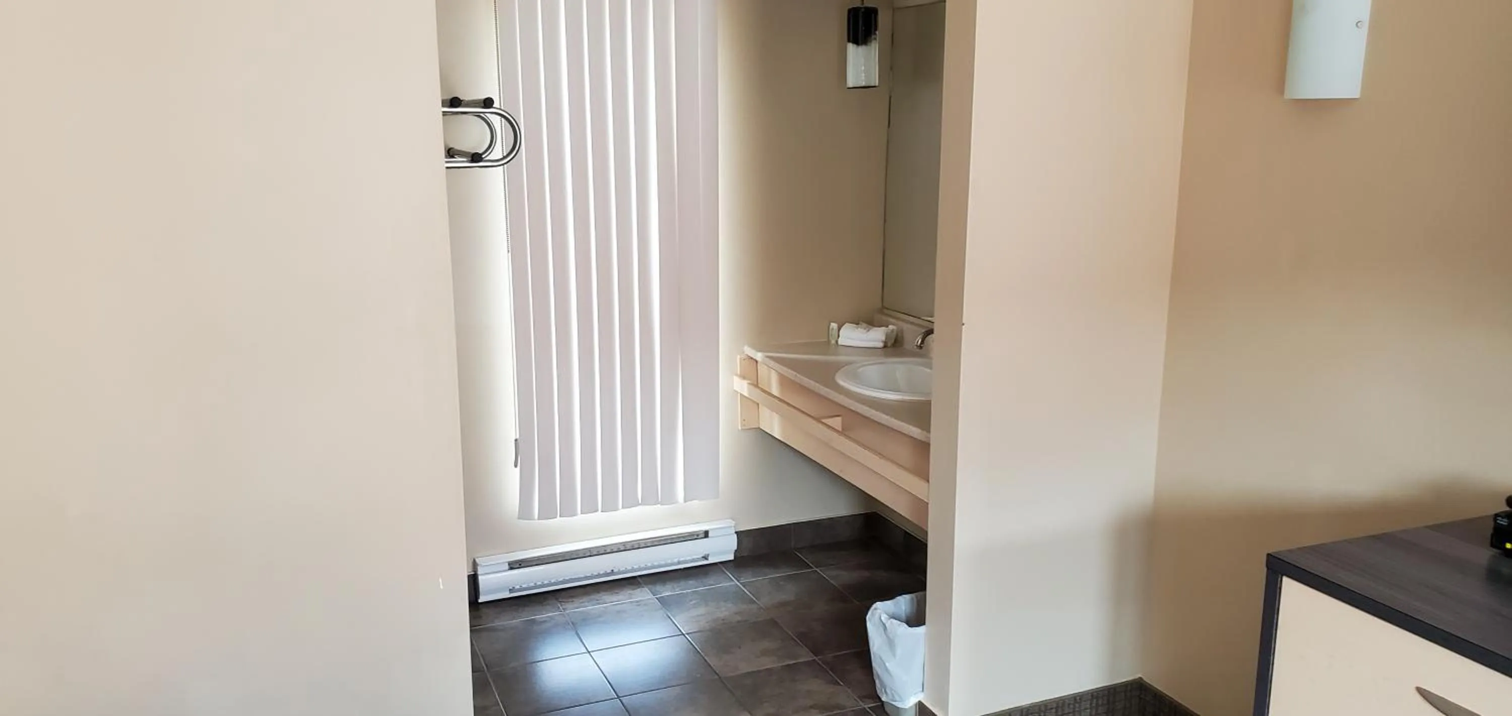 Bathroom in Motel Falcon