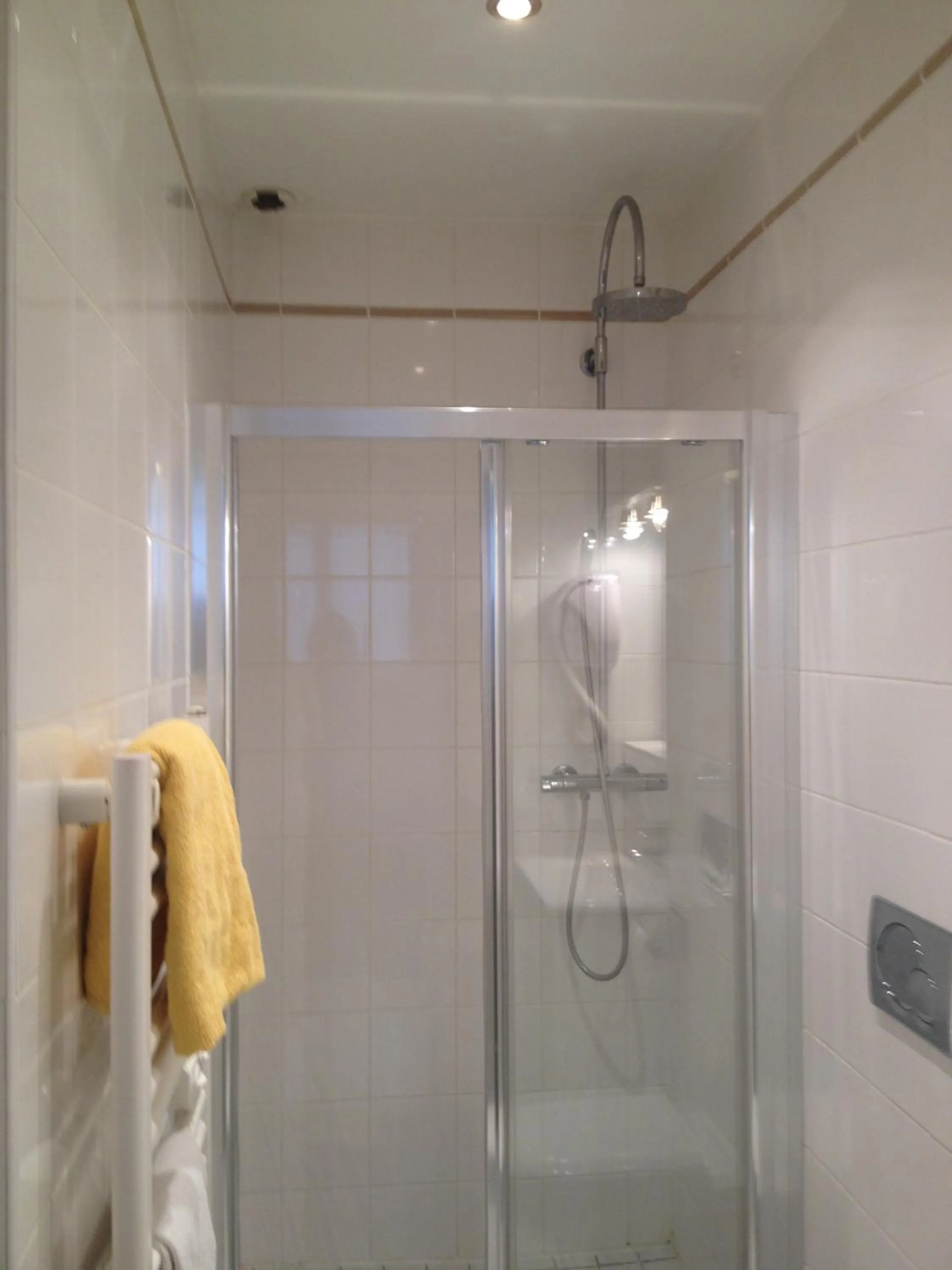 Bathroom in Lyo Hôtel - Centre Lyon Perrache