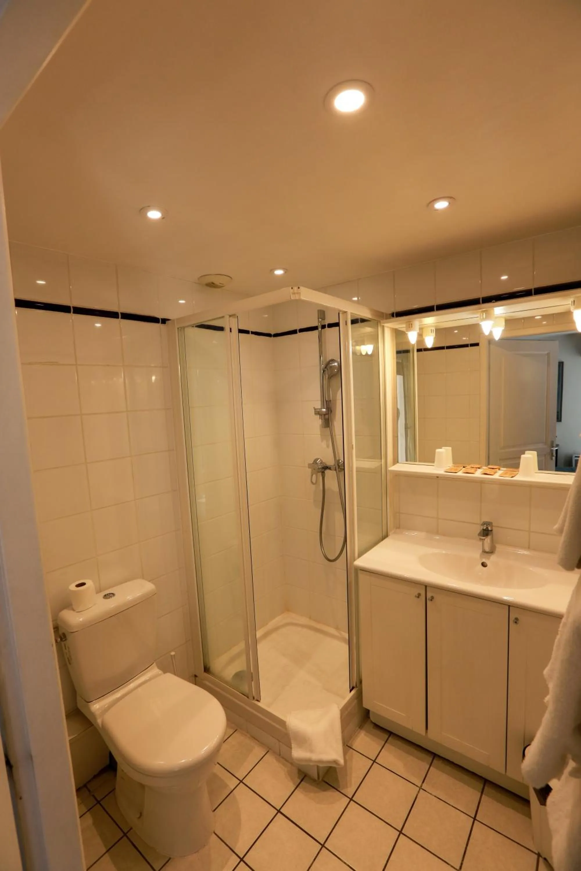 Bathroom in Lyo Hôtel - Centre Lyon Perrache