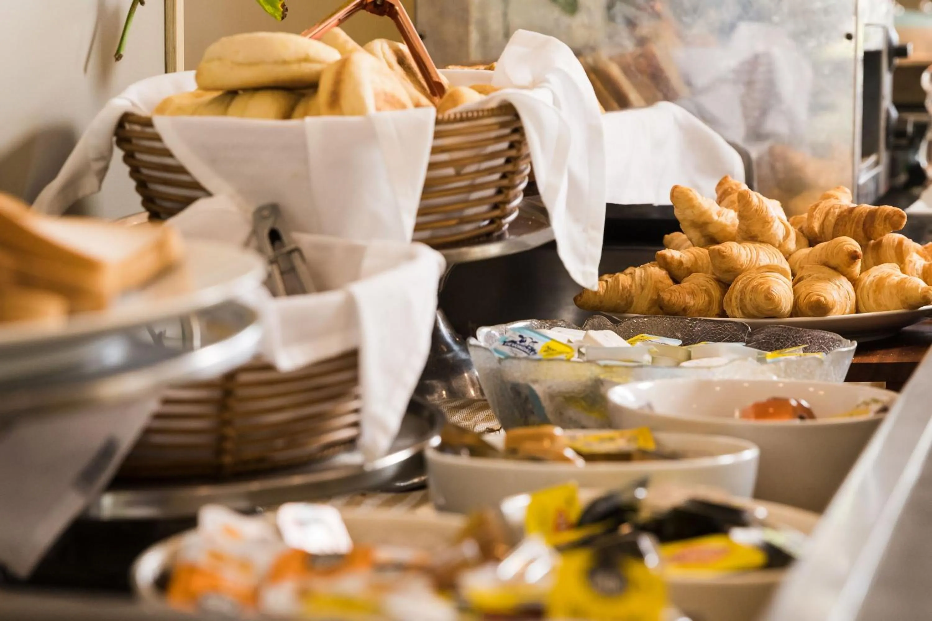 Food and drinks in Contour Hotel Katherine